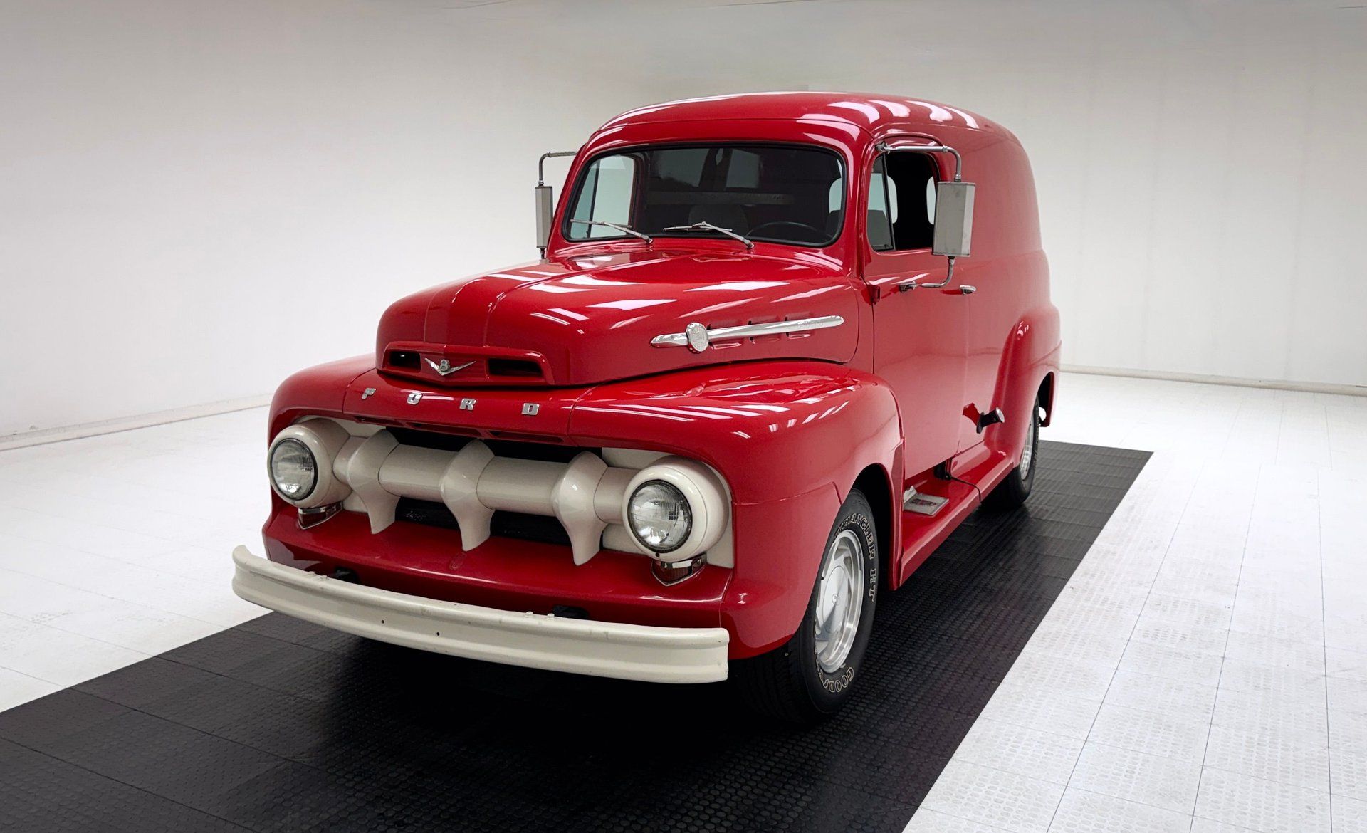 1951 Ford F100 Panel Delivery Truck, foto 1