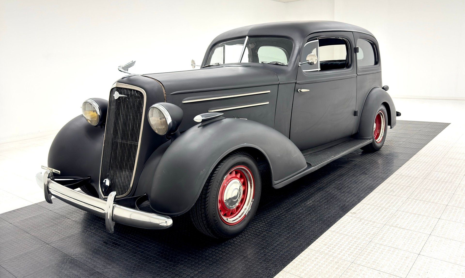 1935 Chevrolet Master 2 Door Sedan, foto 1
