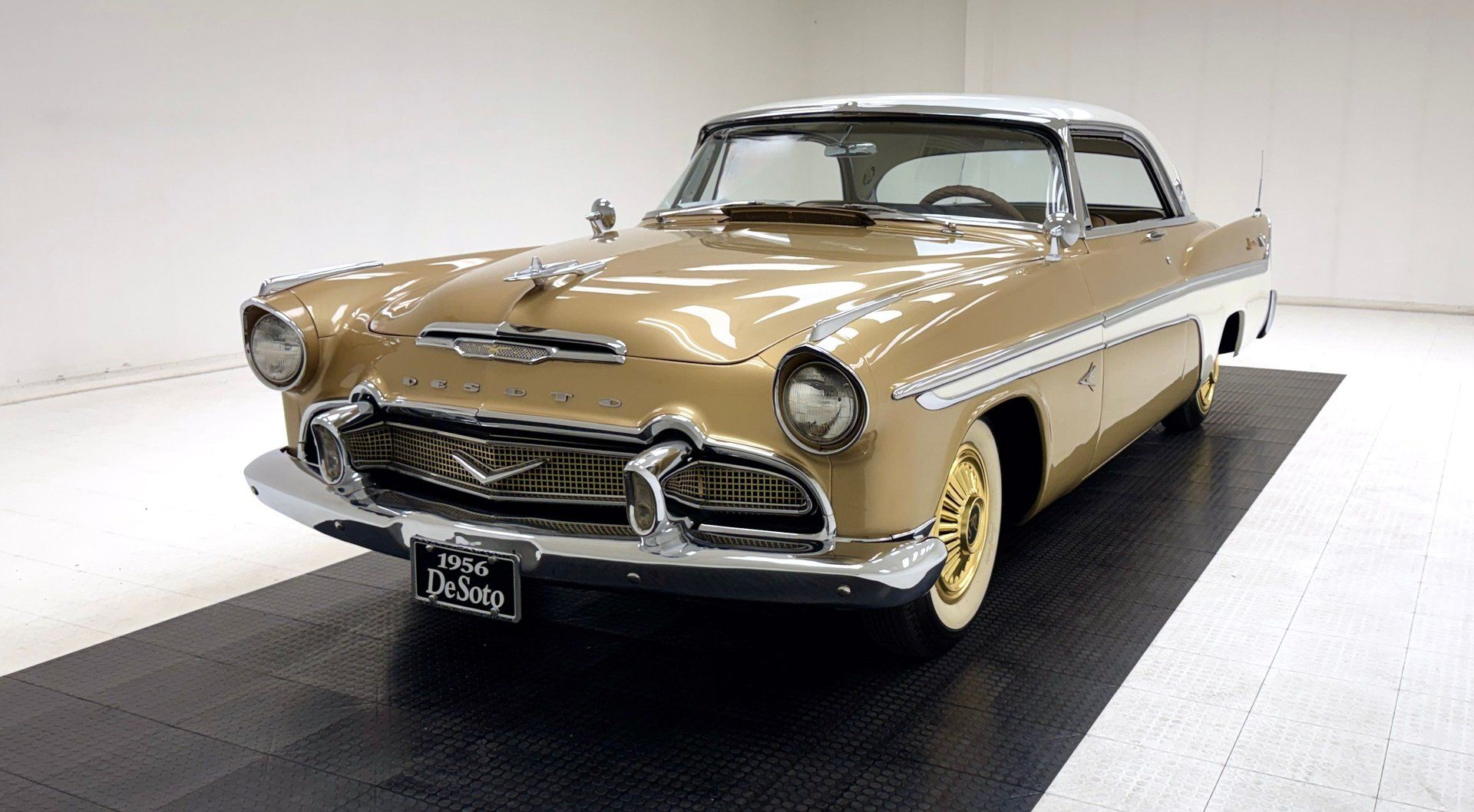 1956 DeSoto Adventurer 2 Door Hardtop, foto 1