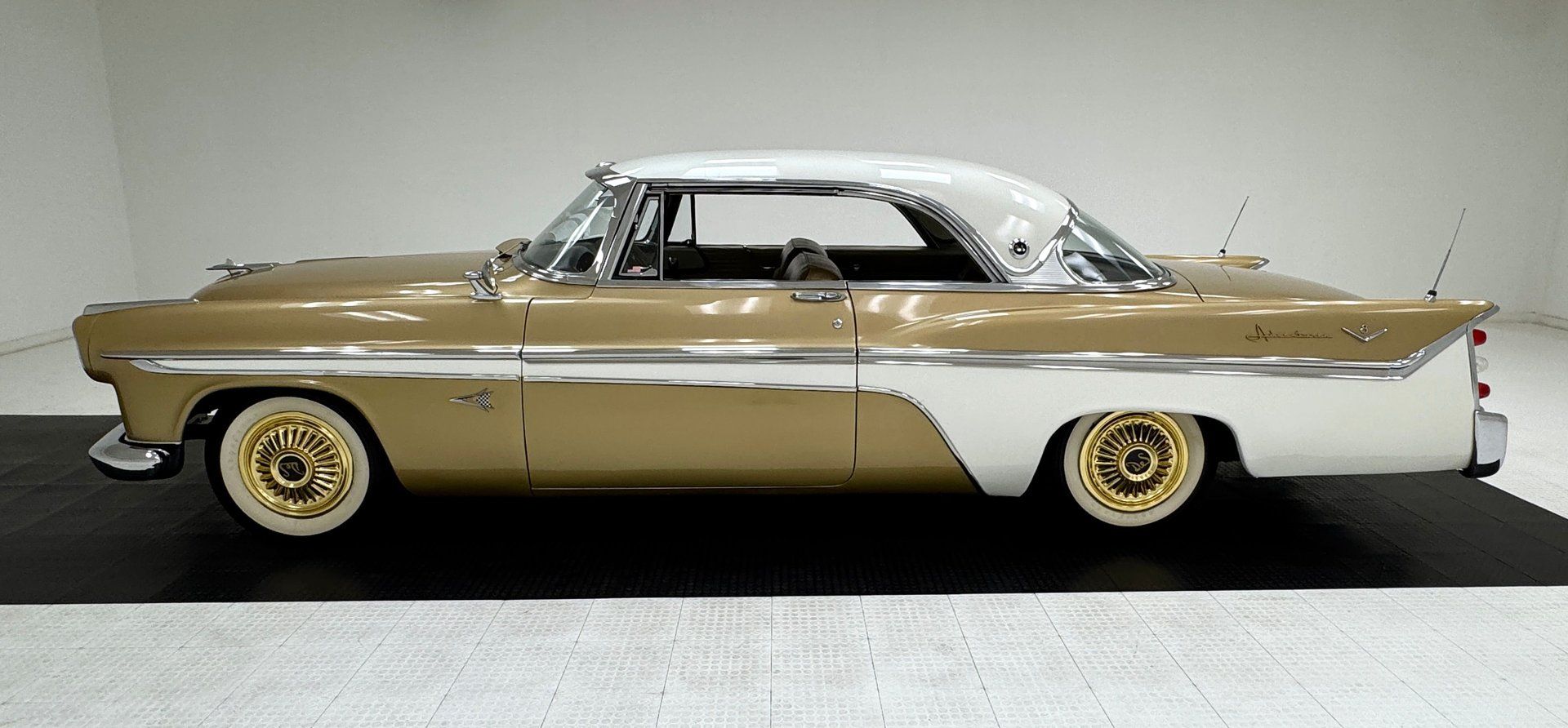 1956 DeSoto Adventurer 2 Door Hardtop, foto 2