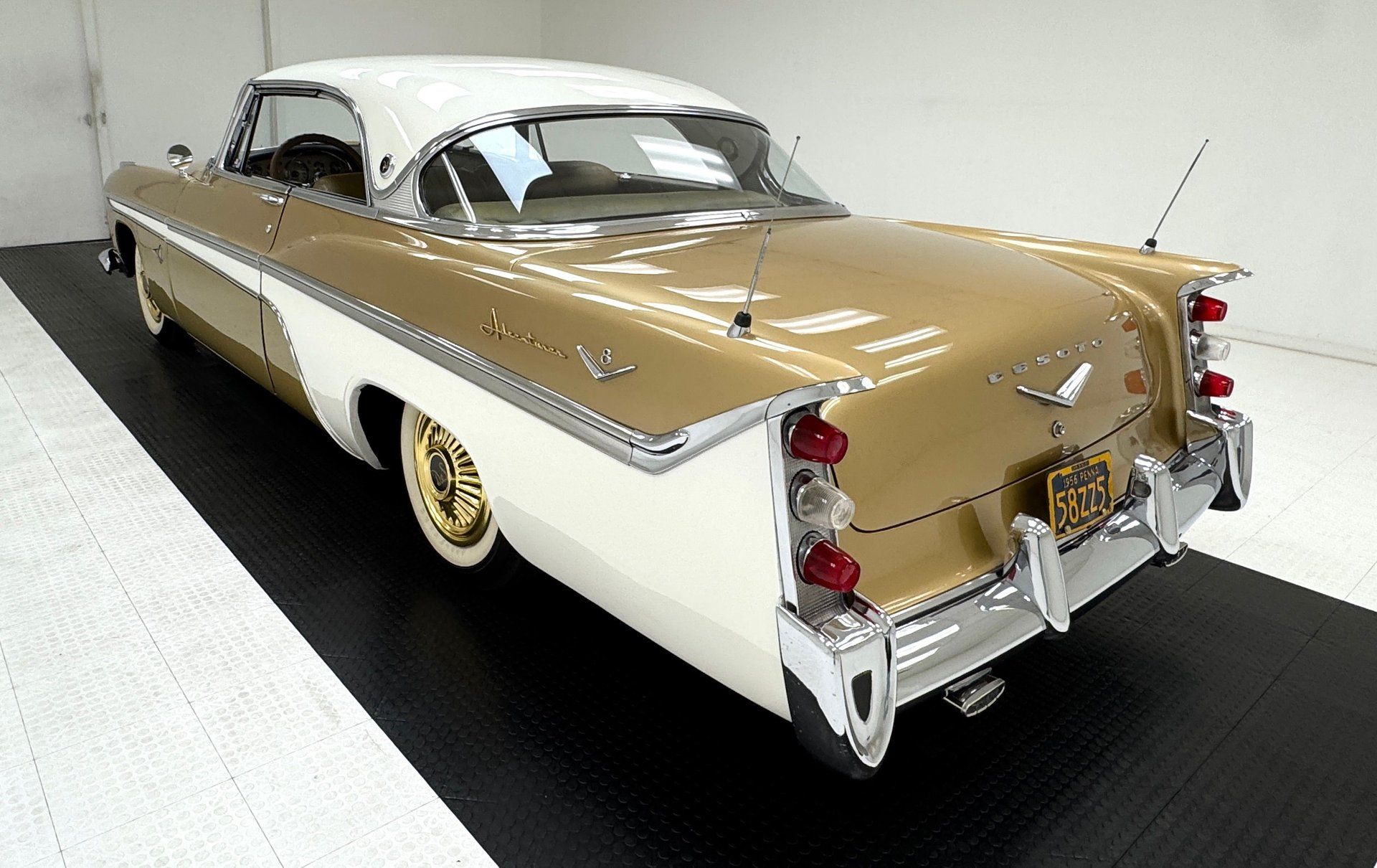 1956 DeSoto Adventurer 2 Door Hardtop, foto 3