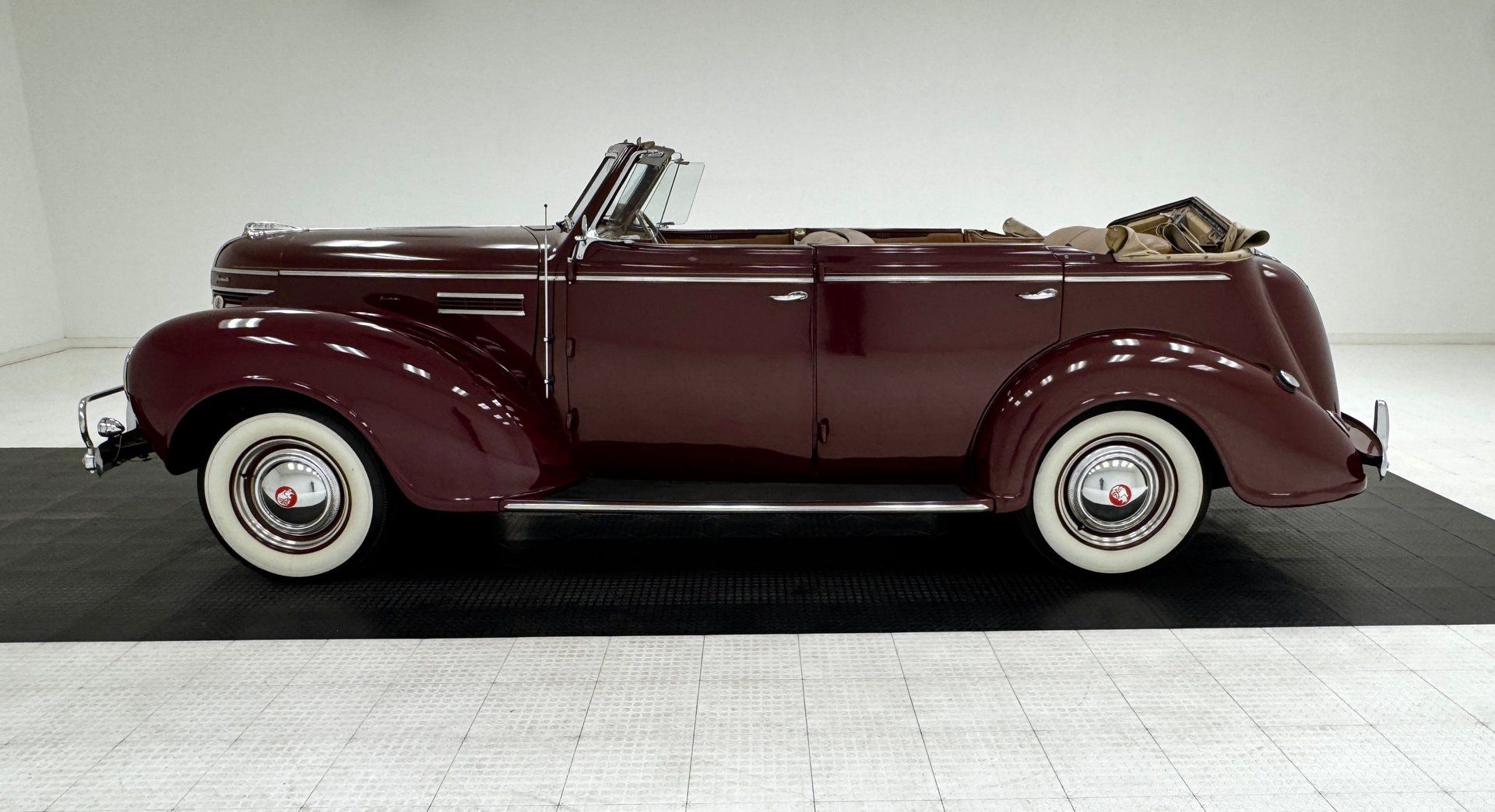 1939 Plymouth P8 Convertible Sedan, foto 4