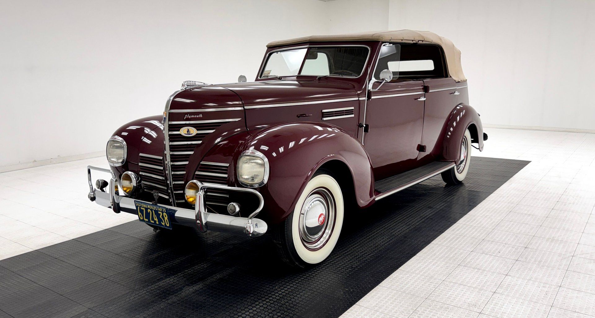 1939 Plymouth P8 Convertible Sedan, foto 1