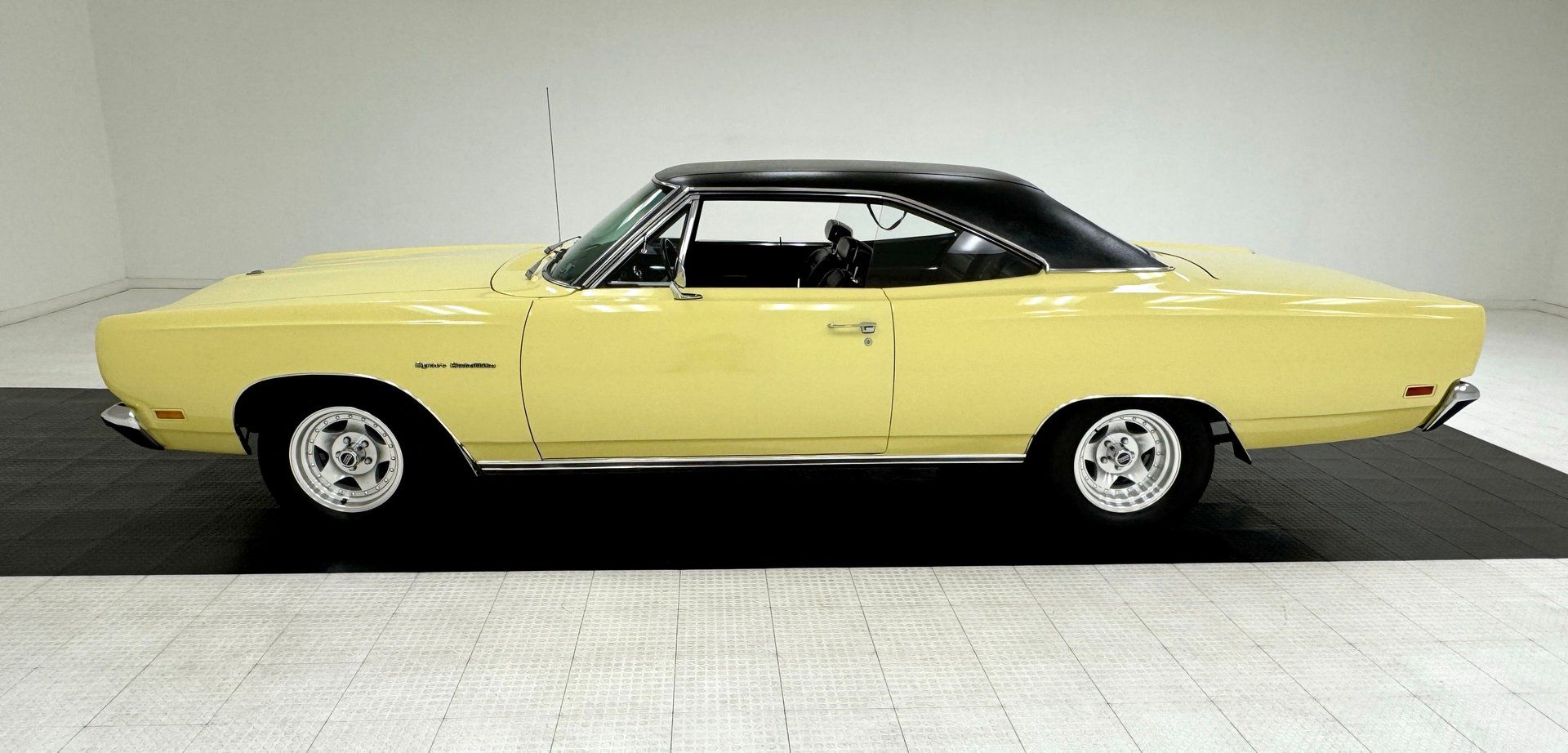 1969 Plymouth Sport Satellite 2 Door Hardtop, foto 2