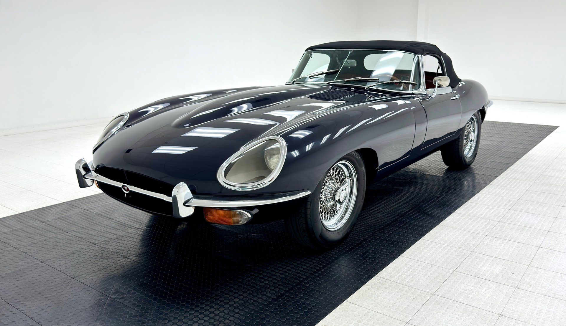 1969 Jaguar XKE Series II Roadster, foto 1