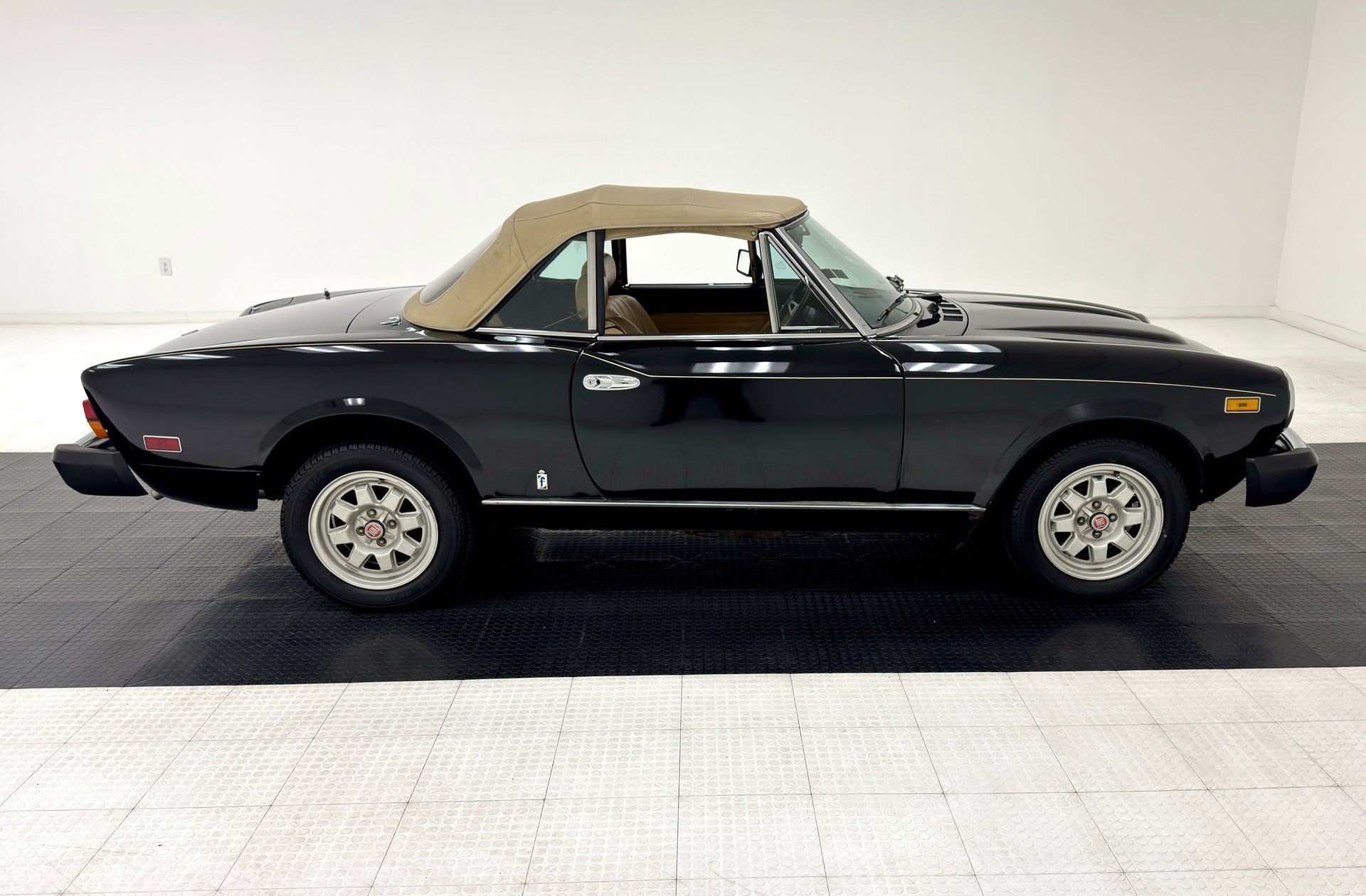1982 Fiat Spyder 2000 Convertible, foto 9