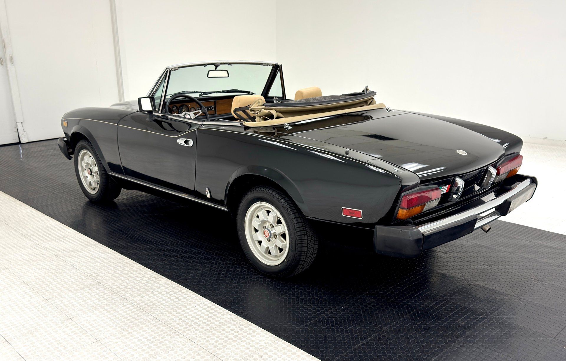 1982 Fiat Spyder 2000 Convertible, foto 6