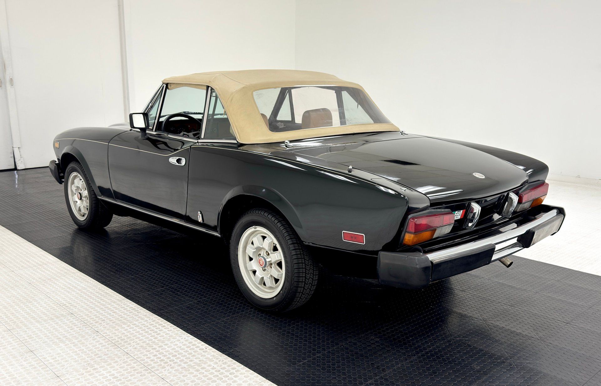 1982 Fiat Spyder 2000 Convertible, foto 5