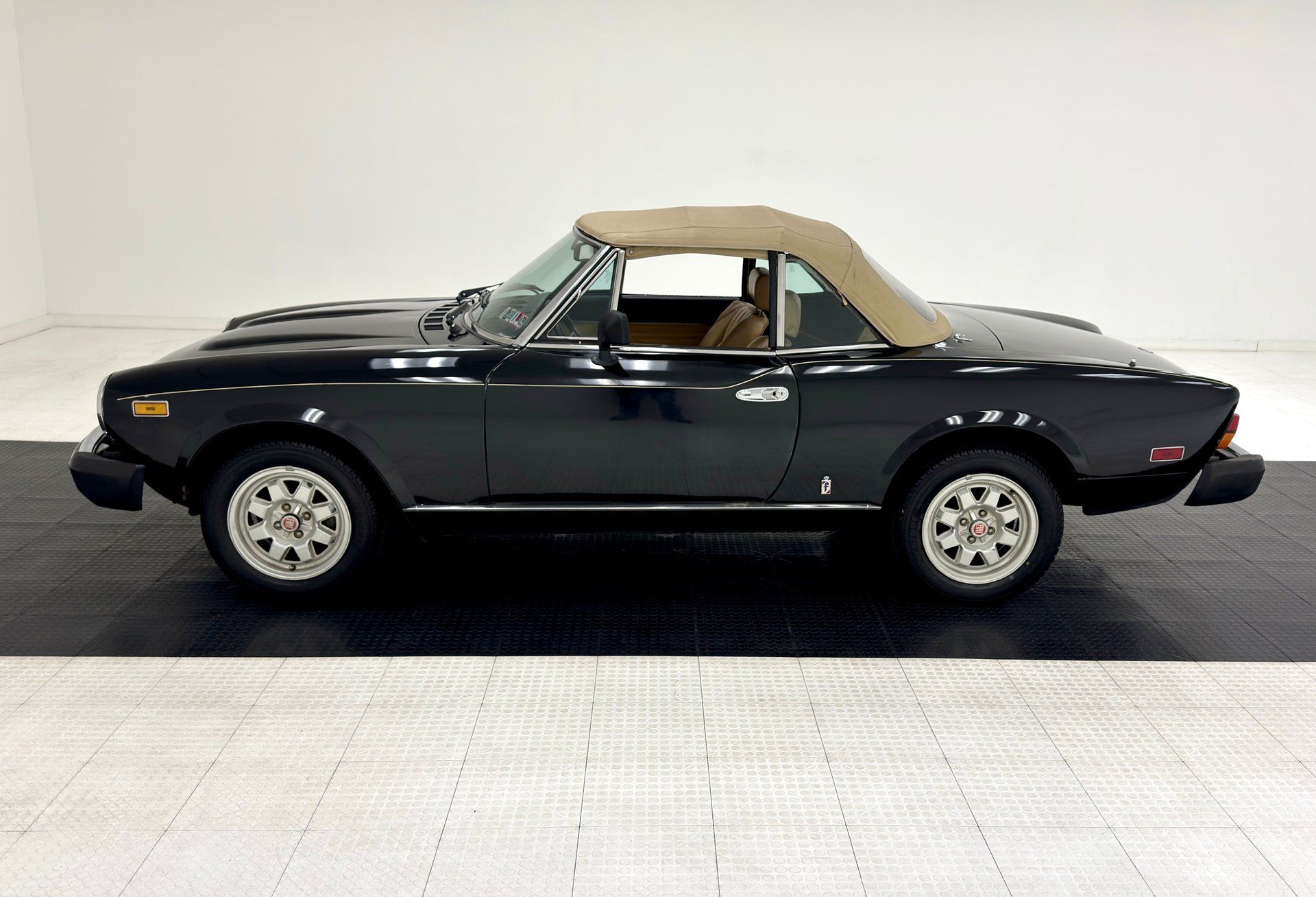 1982 Fiat Spyder 2000 Convertible, foto 3