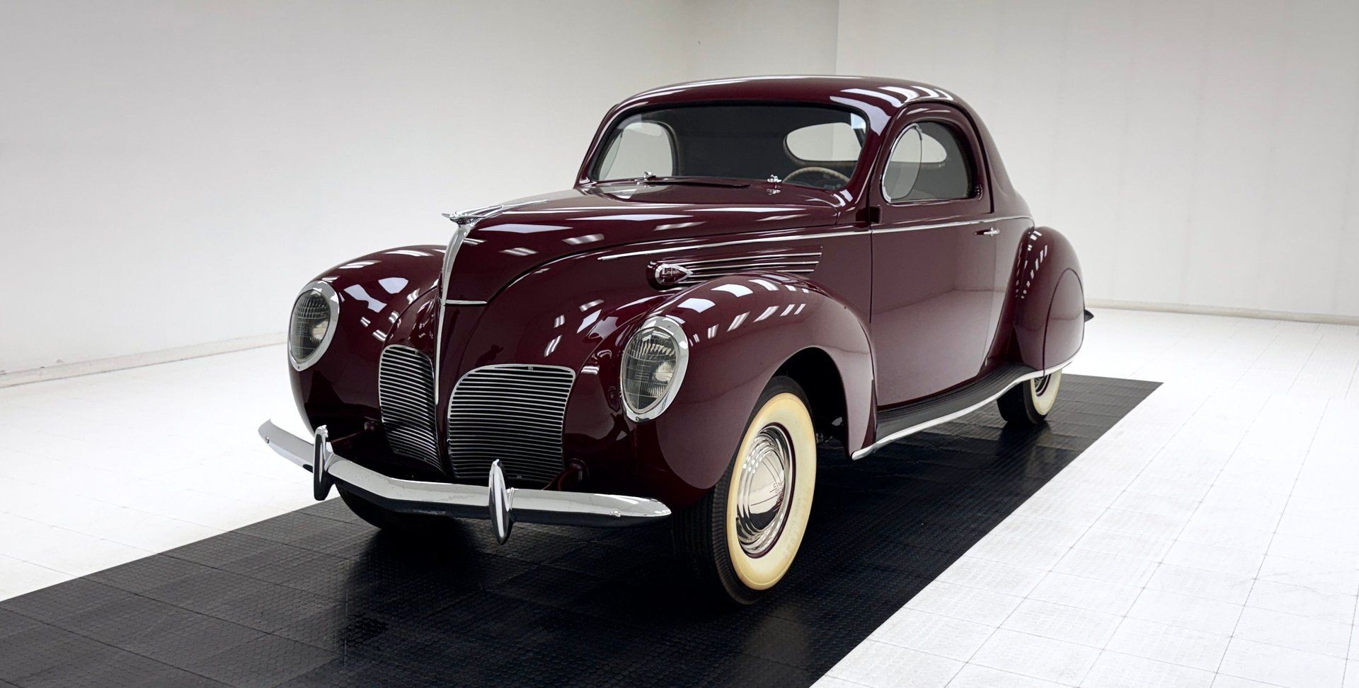 1938 Lincoln Zephyr Coupe, foto 1