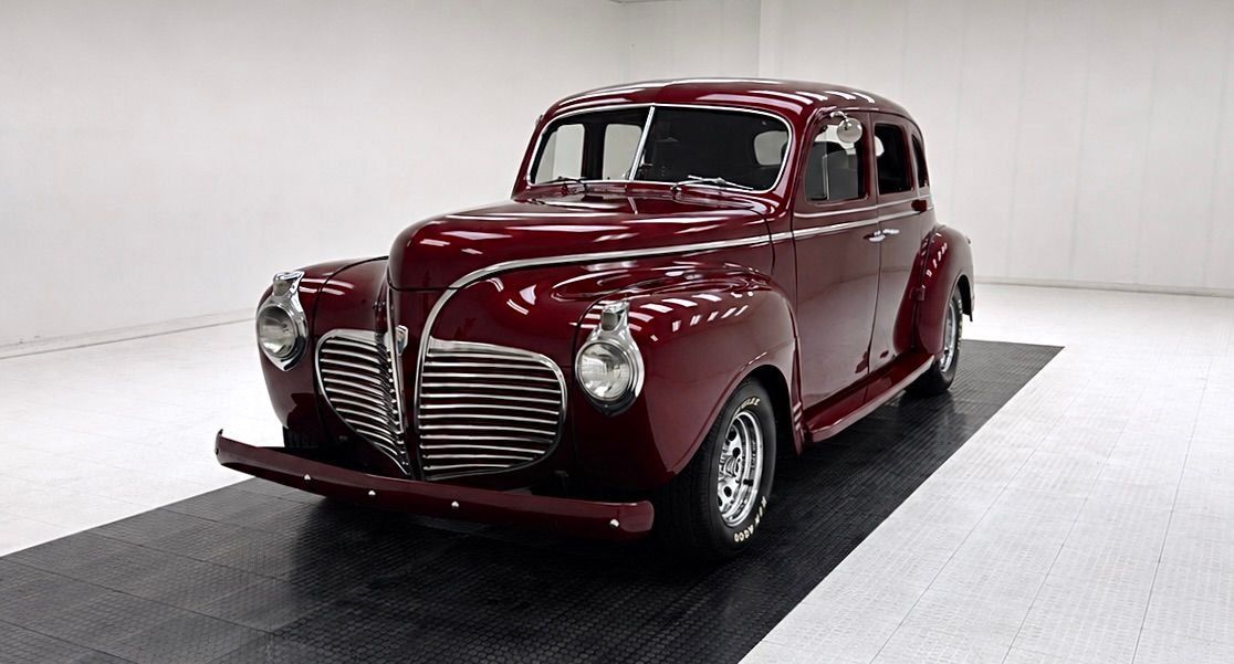 1941 Plymouth Special Deluxe P12 4 Door Sedan, foto 1