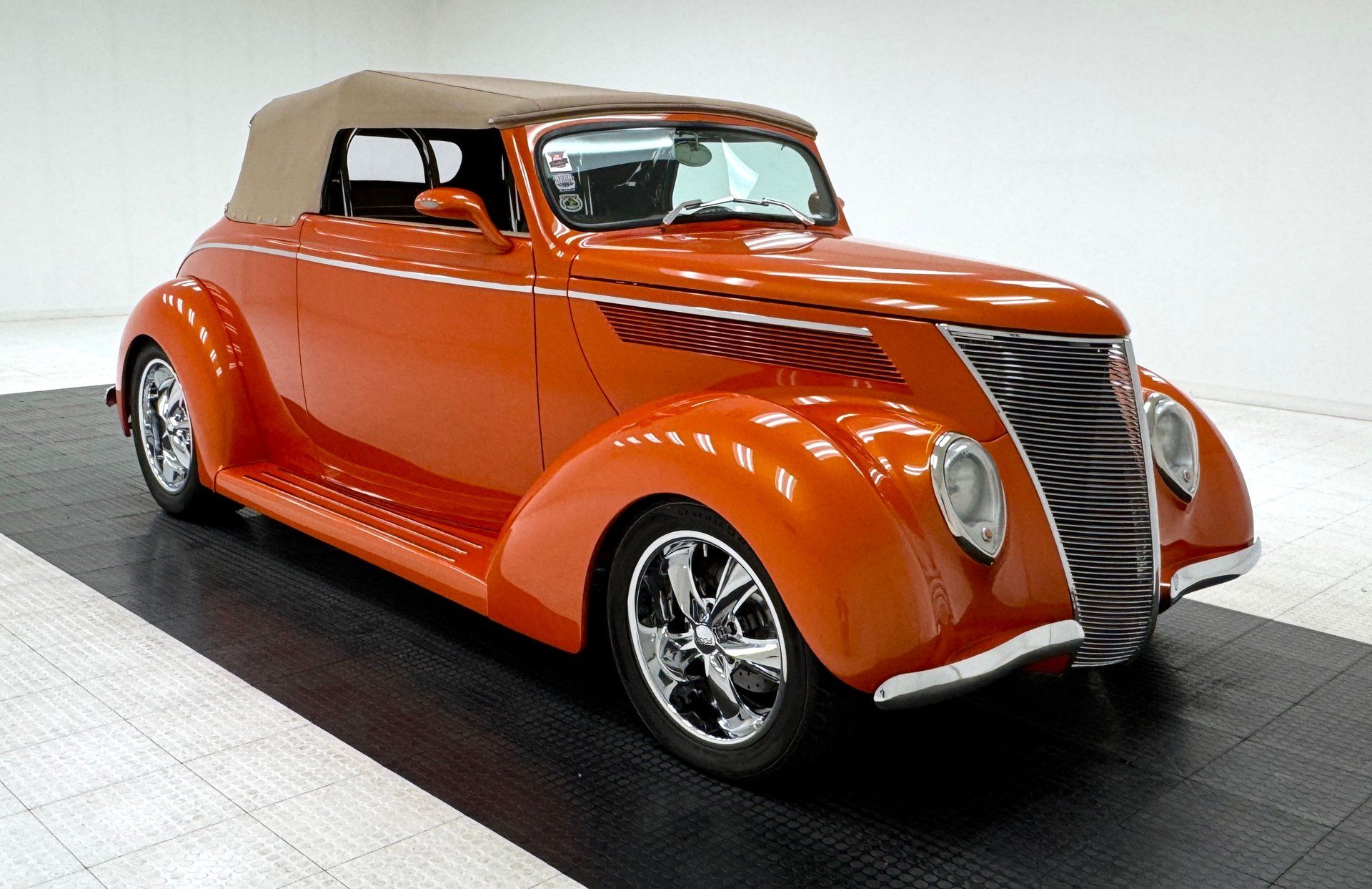 1937 Ford 85 Deluxe Cabriolet, foto 7