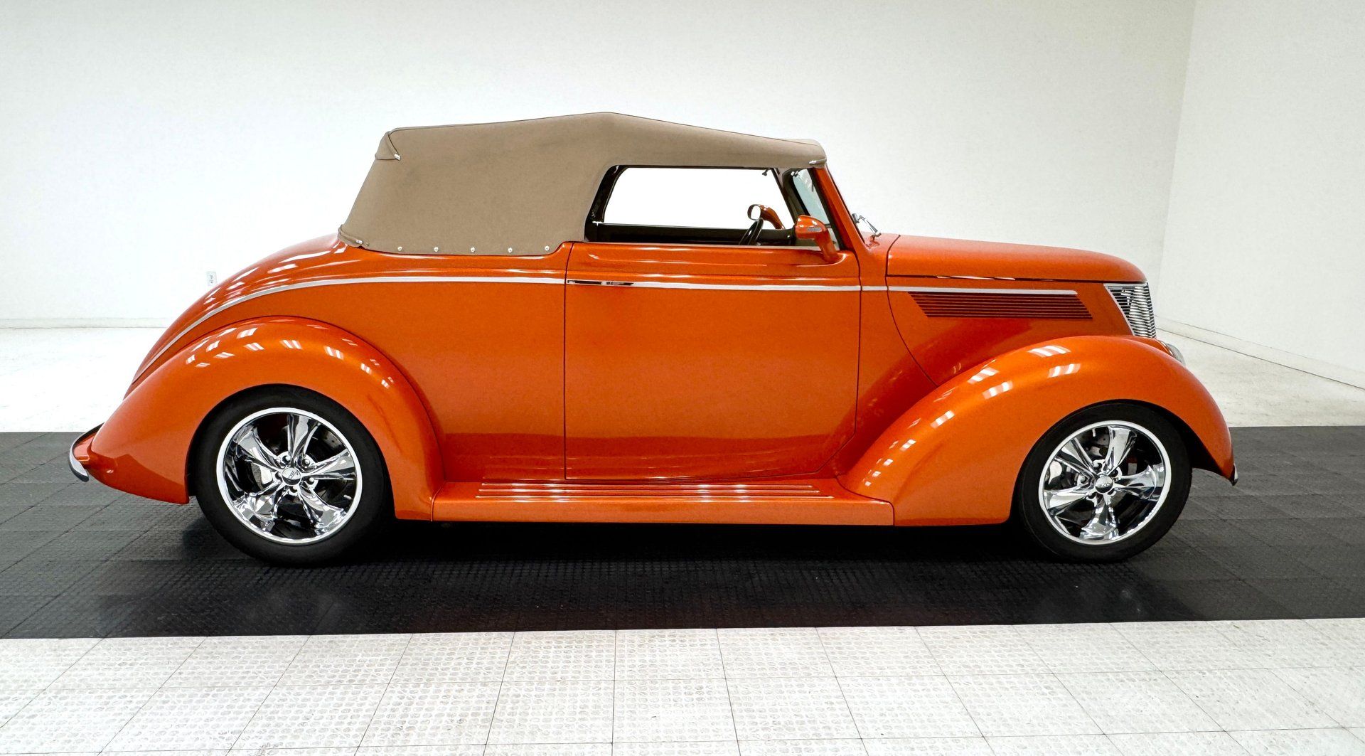 1937 Ford 85 Deluxe Cabriolet, foto 6