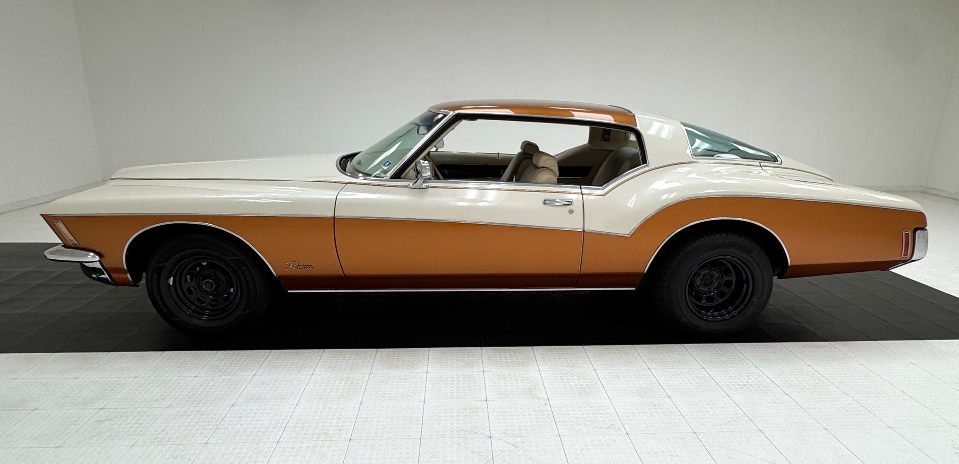 1972 Buick Riviera Hardtop, foto 2