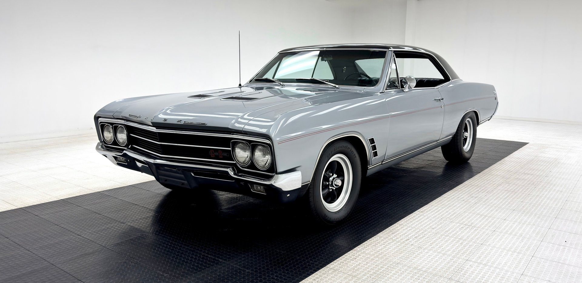 1966 Buick Skylark GS Hardtop, foto 1