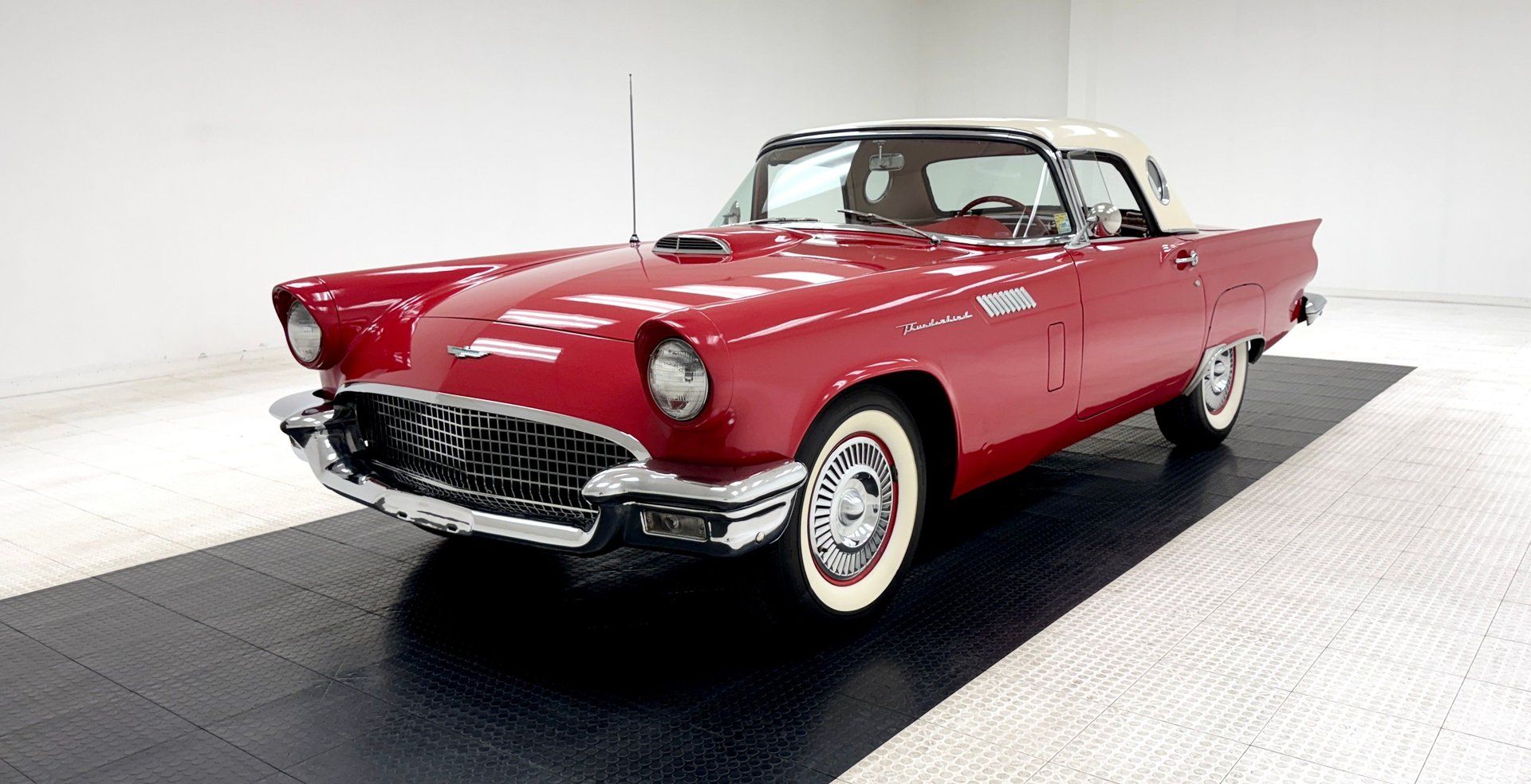 1957 Ford Thunderbird Convertible, foto 1
