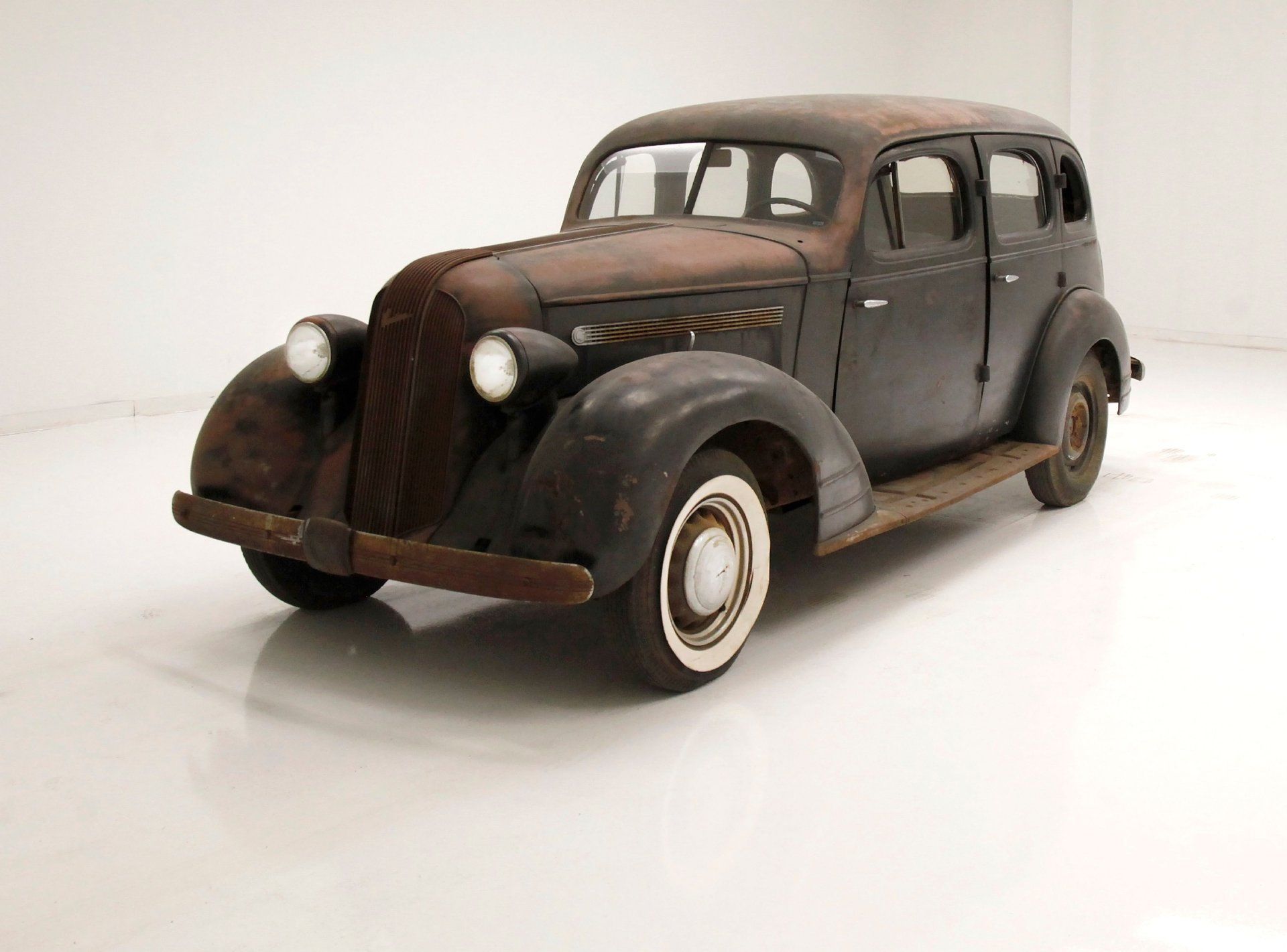 1935 Pontiac Master Series 6 4 Door Sedan, foto 1