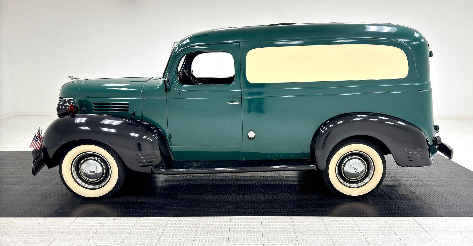 1940 Dodge VC Series 1/2 Ton Panel Truck, foto 2