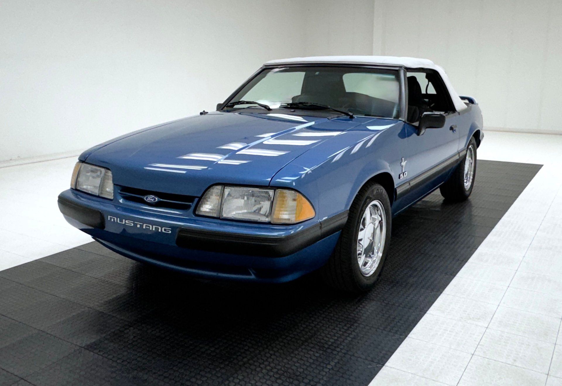 1989 Ford Mustang LX Convertible, foto 1