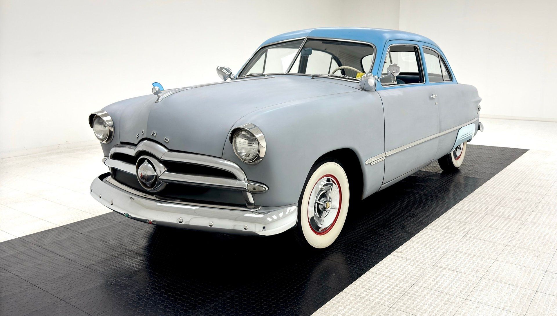 1949 Ford Custom Club Coupe, foto 1