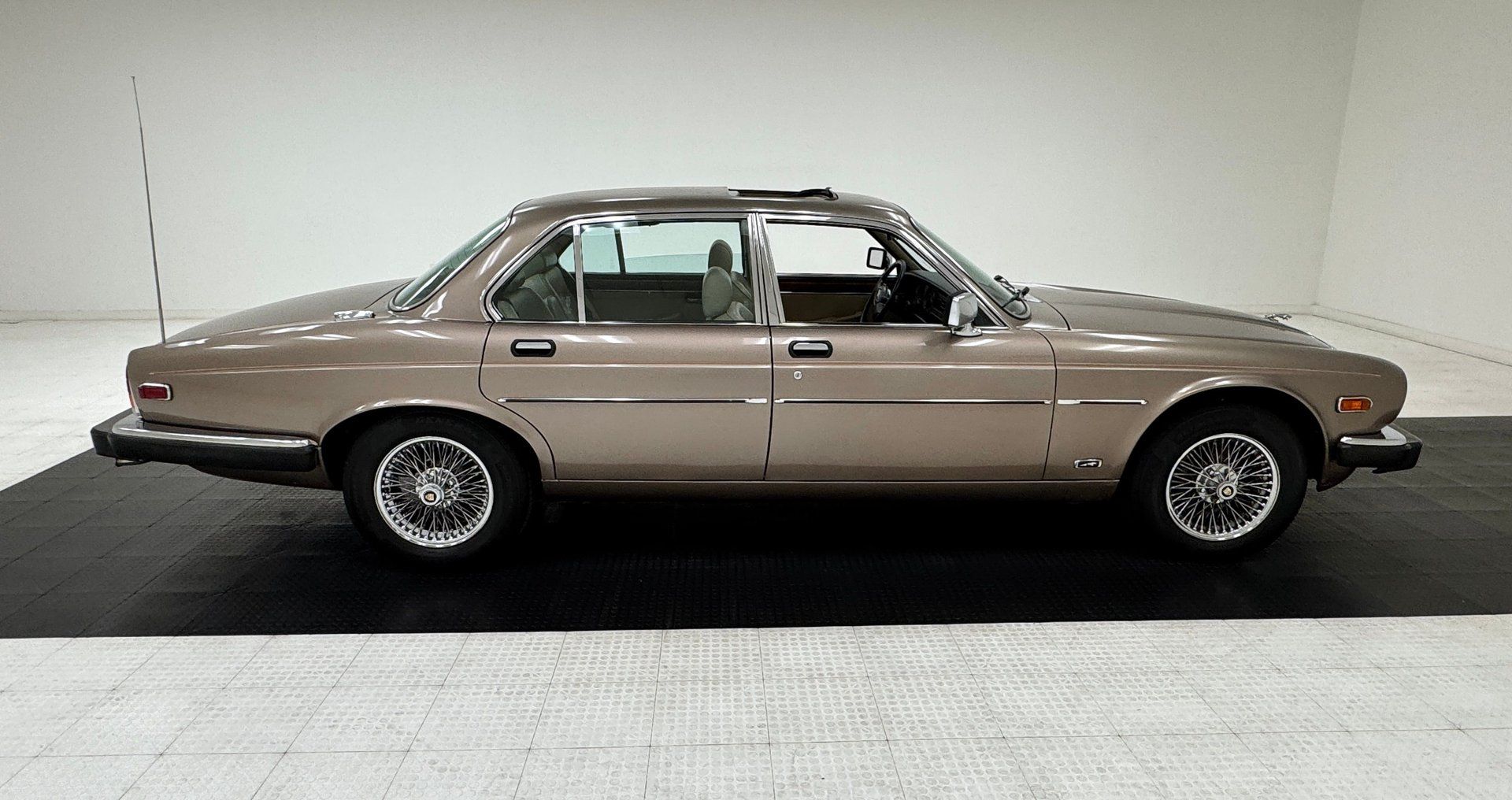 1986 Jaguar XJ6 Vanden Plas, foto 6