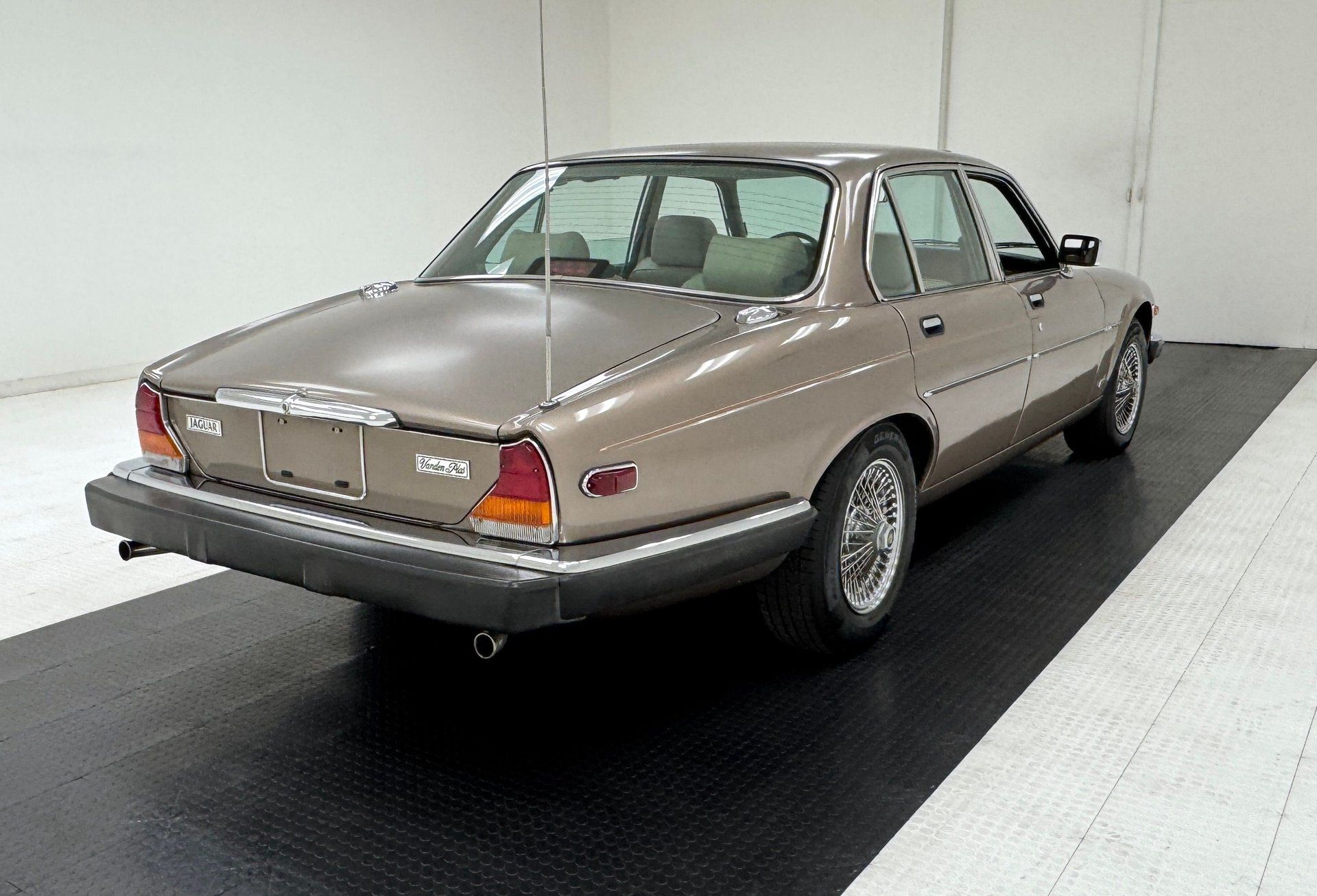 1986 Jaguar XJ6 Vanden Plas, foto 5