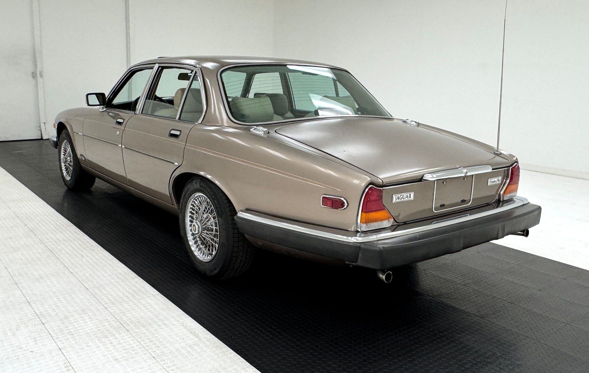 1986 Jaguar XJ6 Vanden Plas, foto 3