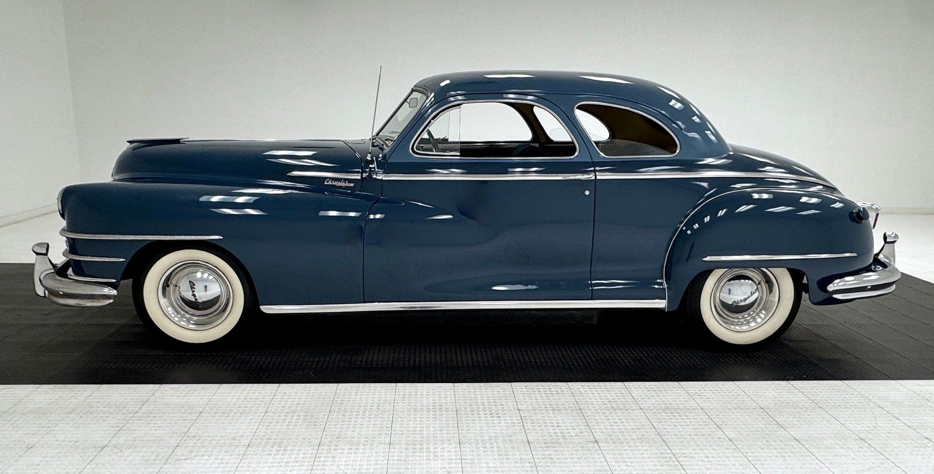 1947 Chrysler New Yorker Club Coupe, foto 2