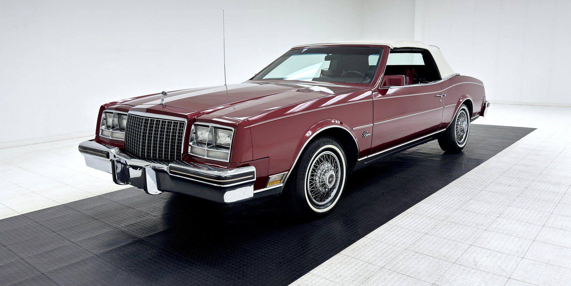 1982 Buick Riviera Convertible, foto 1