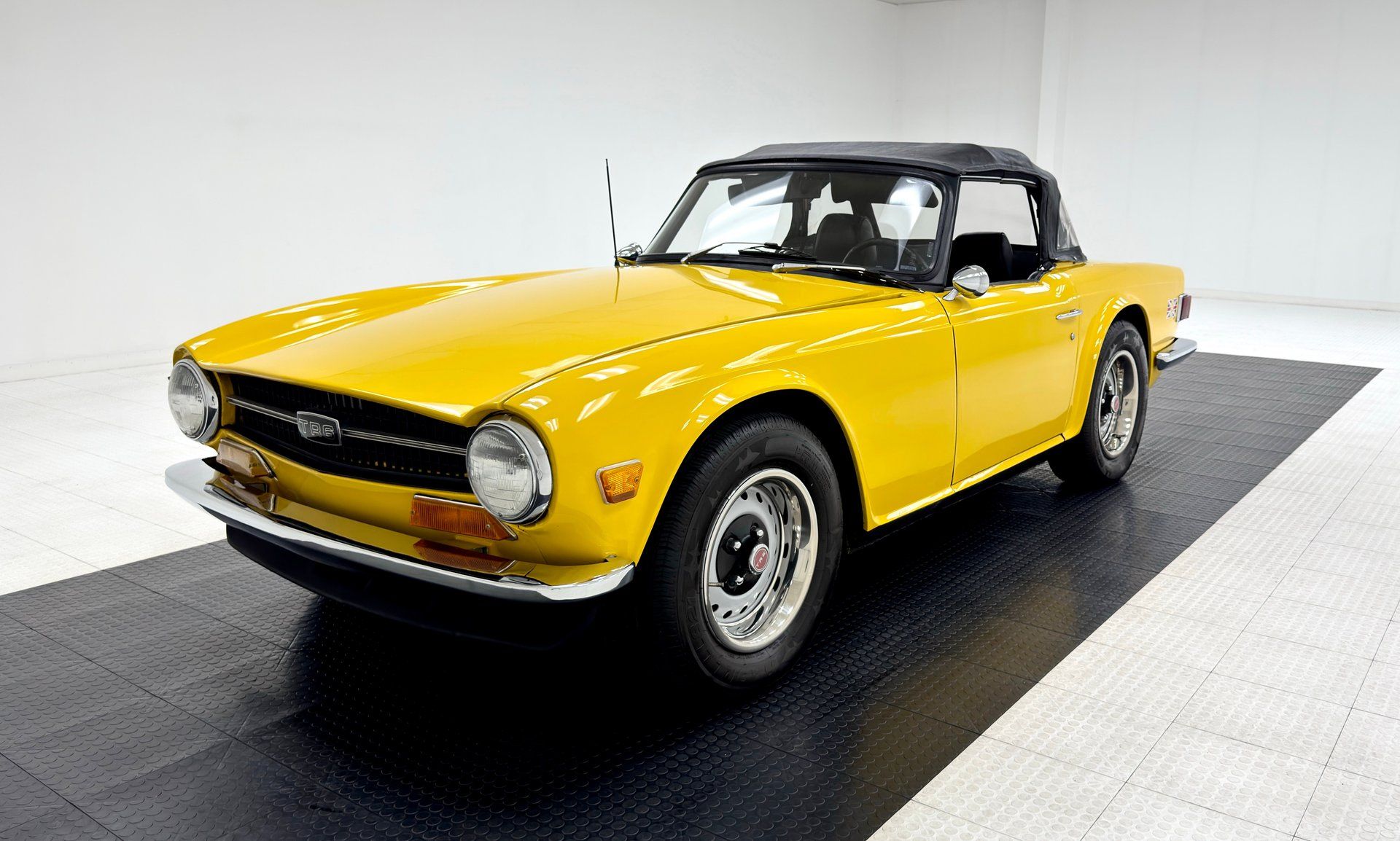 1972 Triumph TR6 Roadster, foto 1