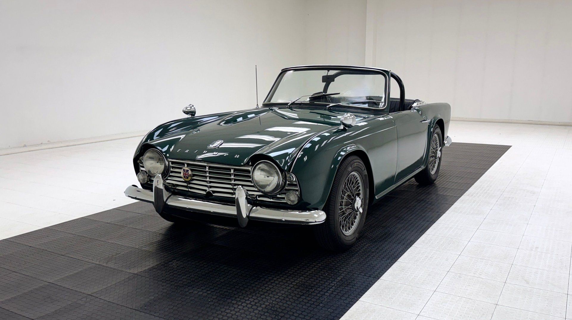 1964 Triumph TR4 Roadster, foto 1