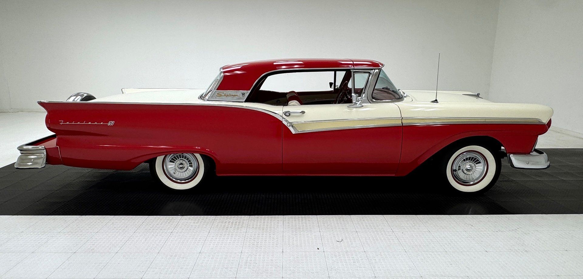 1957 Ford Fairlane 500 Skyliner, foto 12