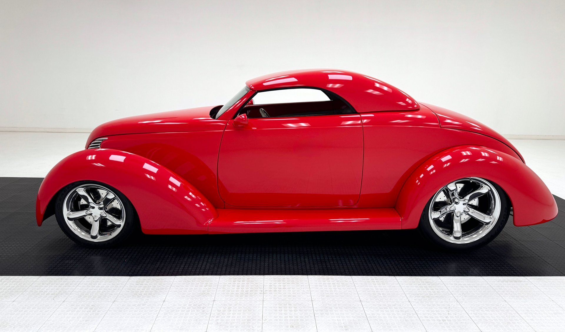 1939 Ford 85 Deluxe Roadster, foto 2