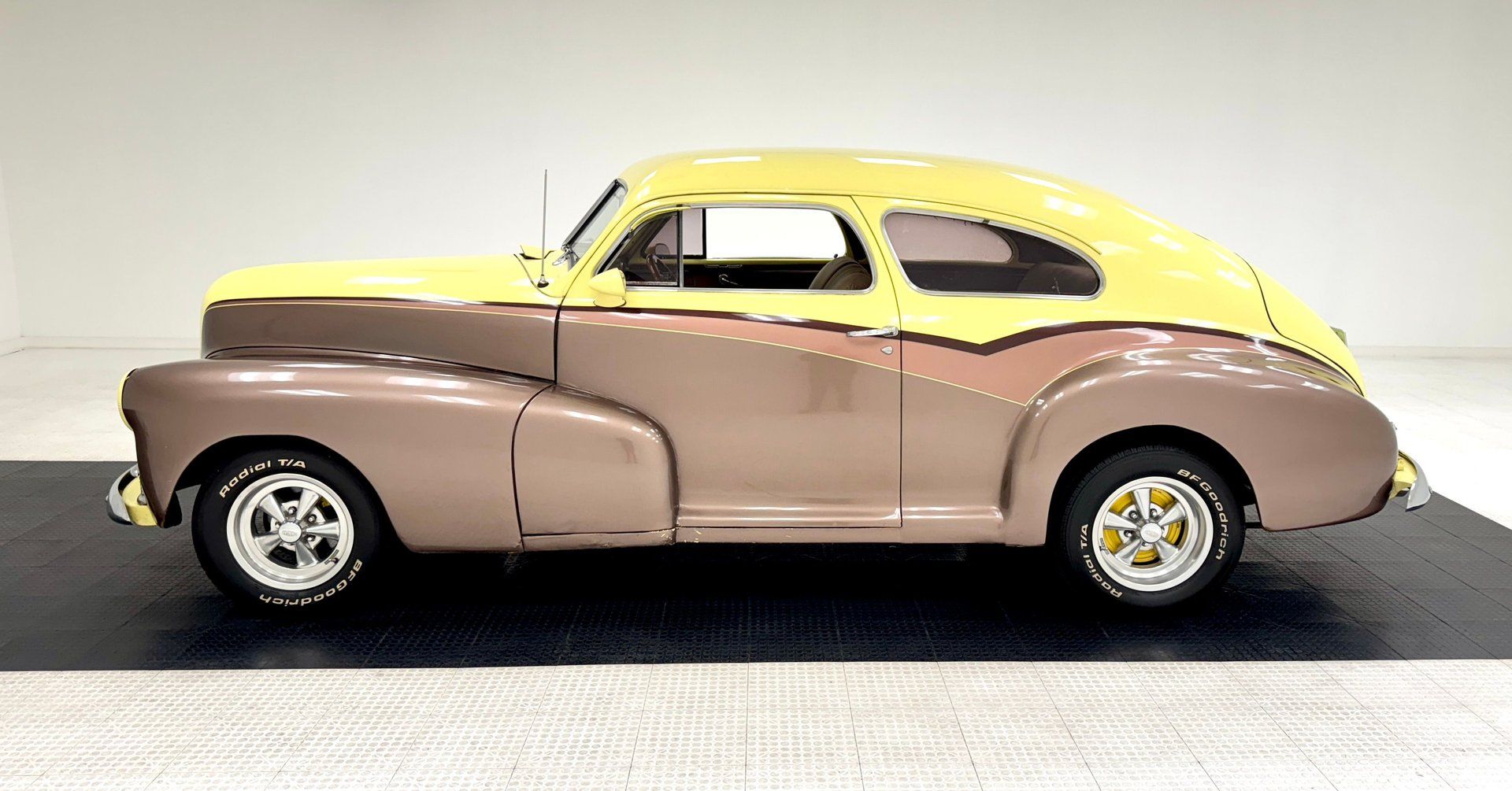 1947 Chevrolet Fleetline Aero Sedan, foto 2