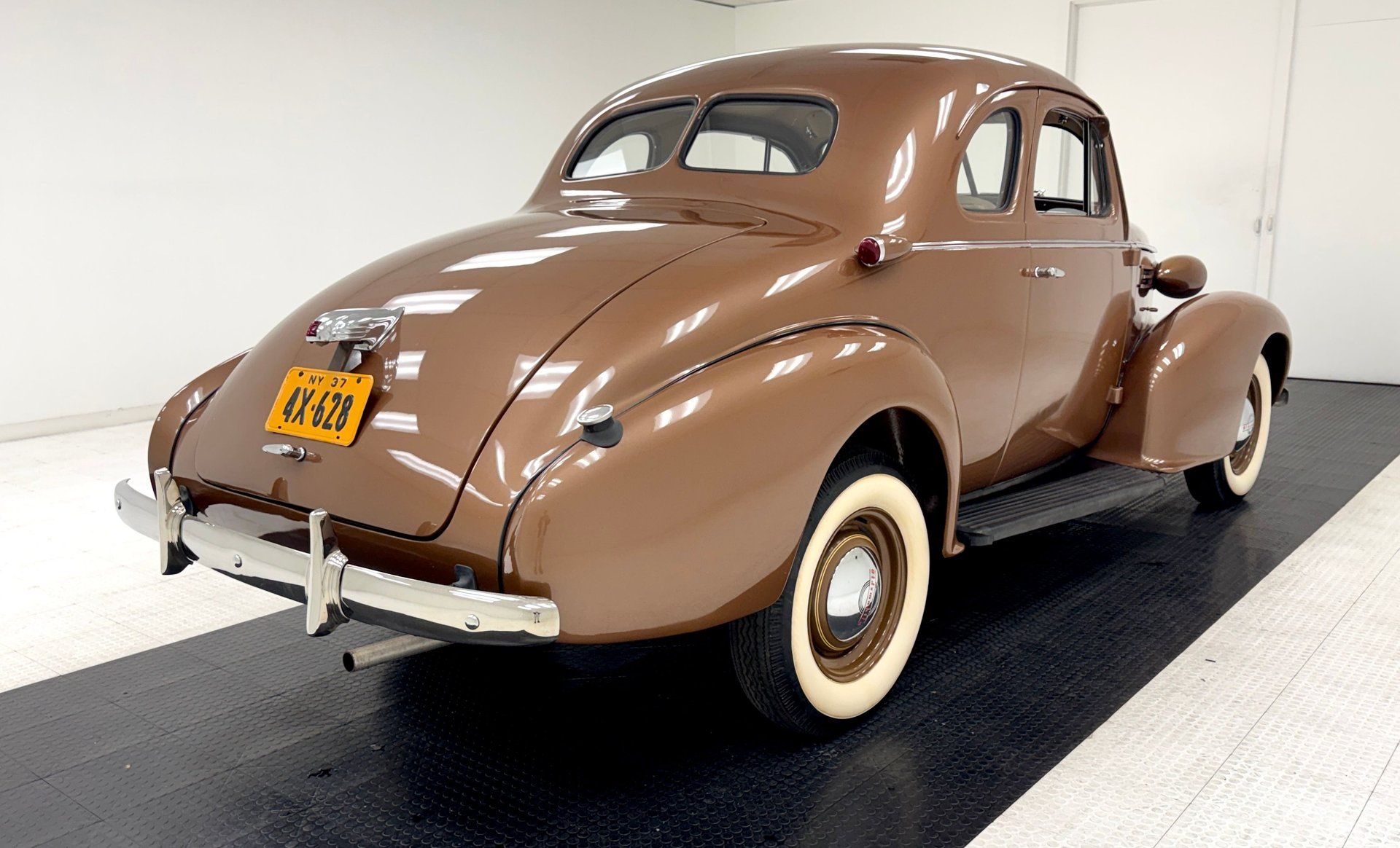 1937 Oldsmobile F37 6 Series Business Coupe, foto 5