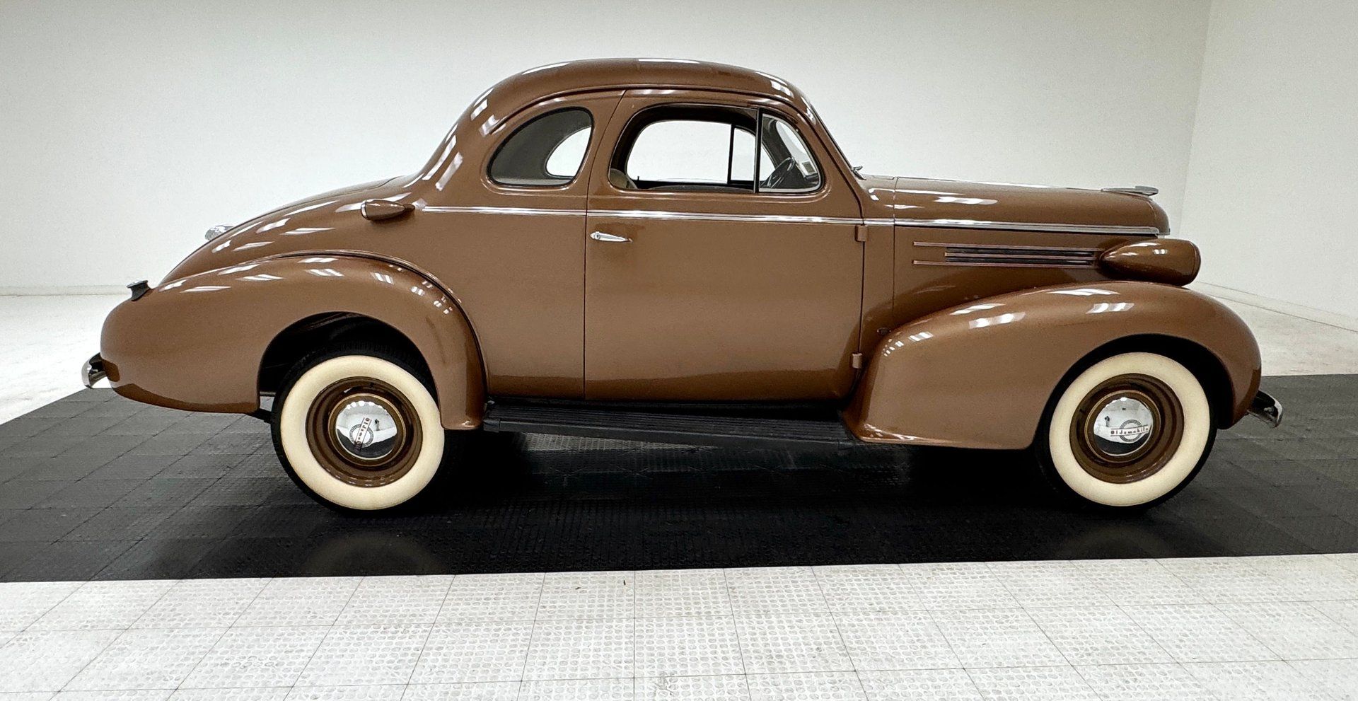 1937 Oldsmobile F37 6 Series Business Coupe, foto 6