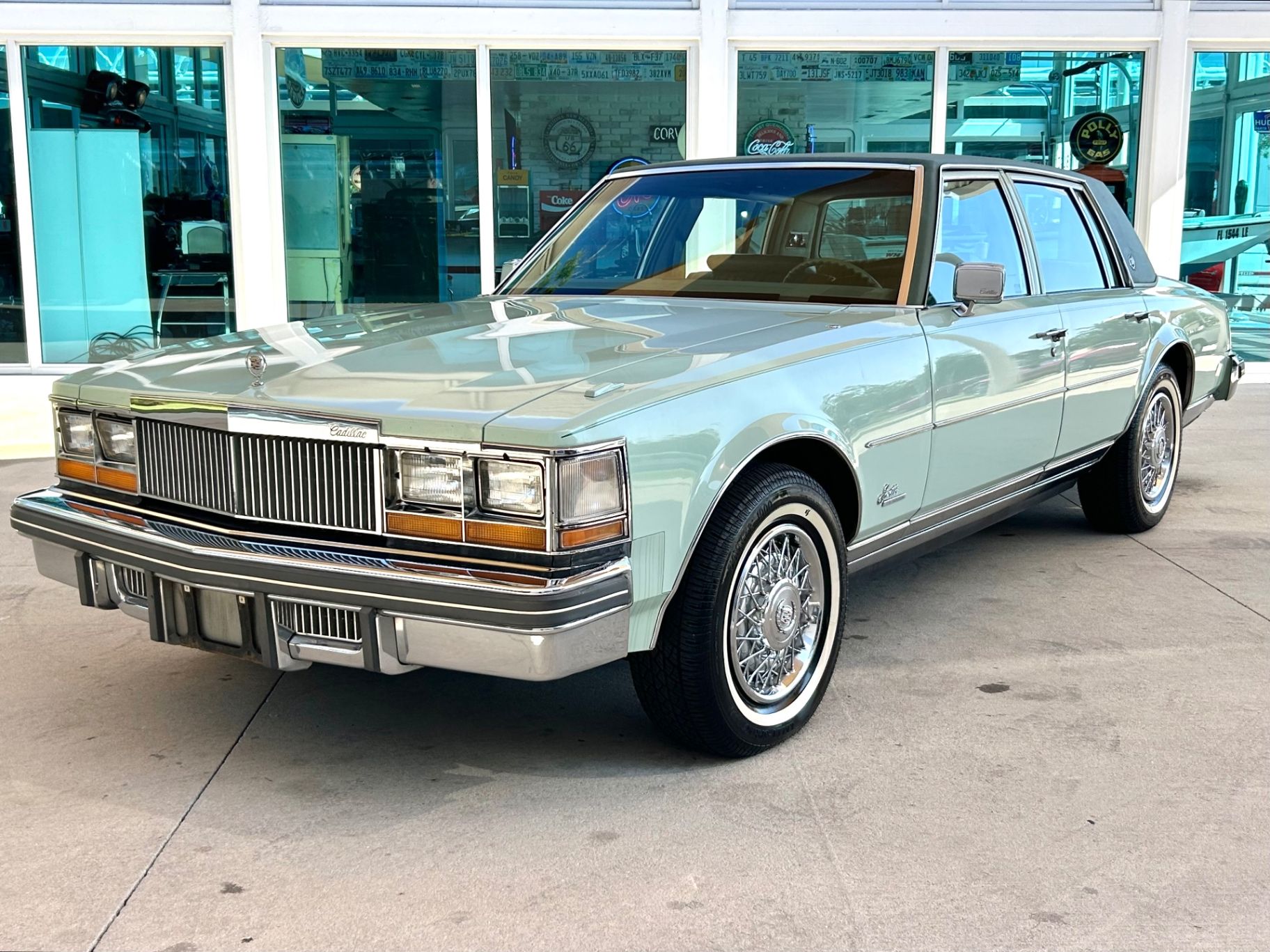 1977 Cadillac Seville Base, foto 1