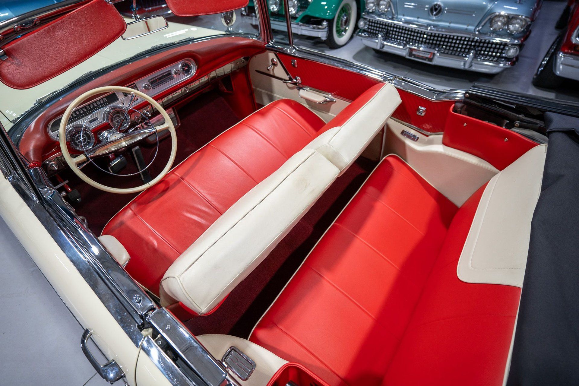 1957 Pontiac Bonneville Convertible, foto 2