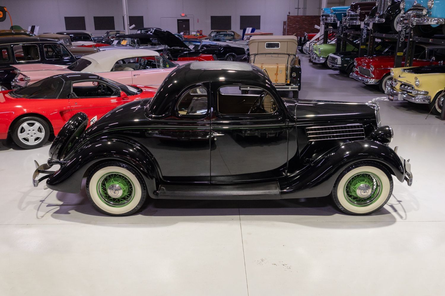 1935 Ford Model 48 De Luxe 5-Window Coupe, foto 10