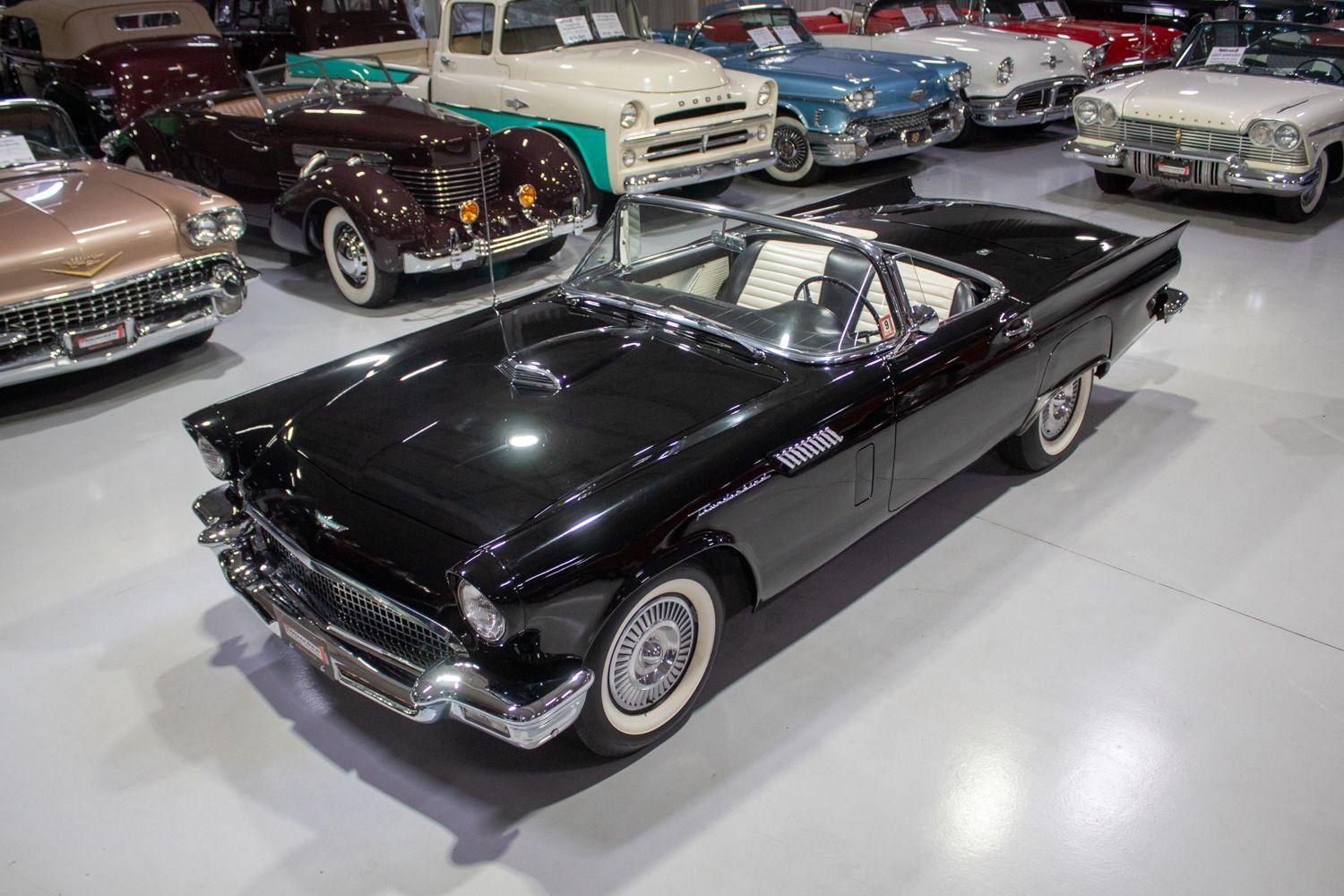 1957 Ford Thunderbird, foto 1