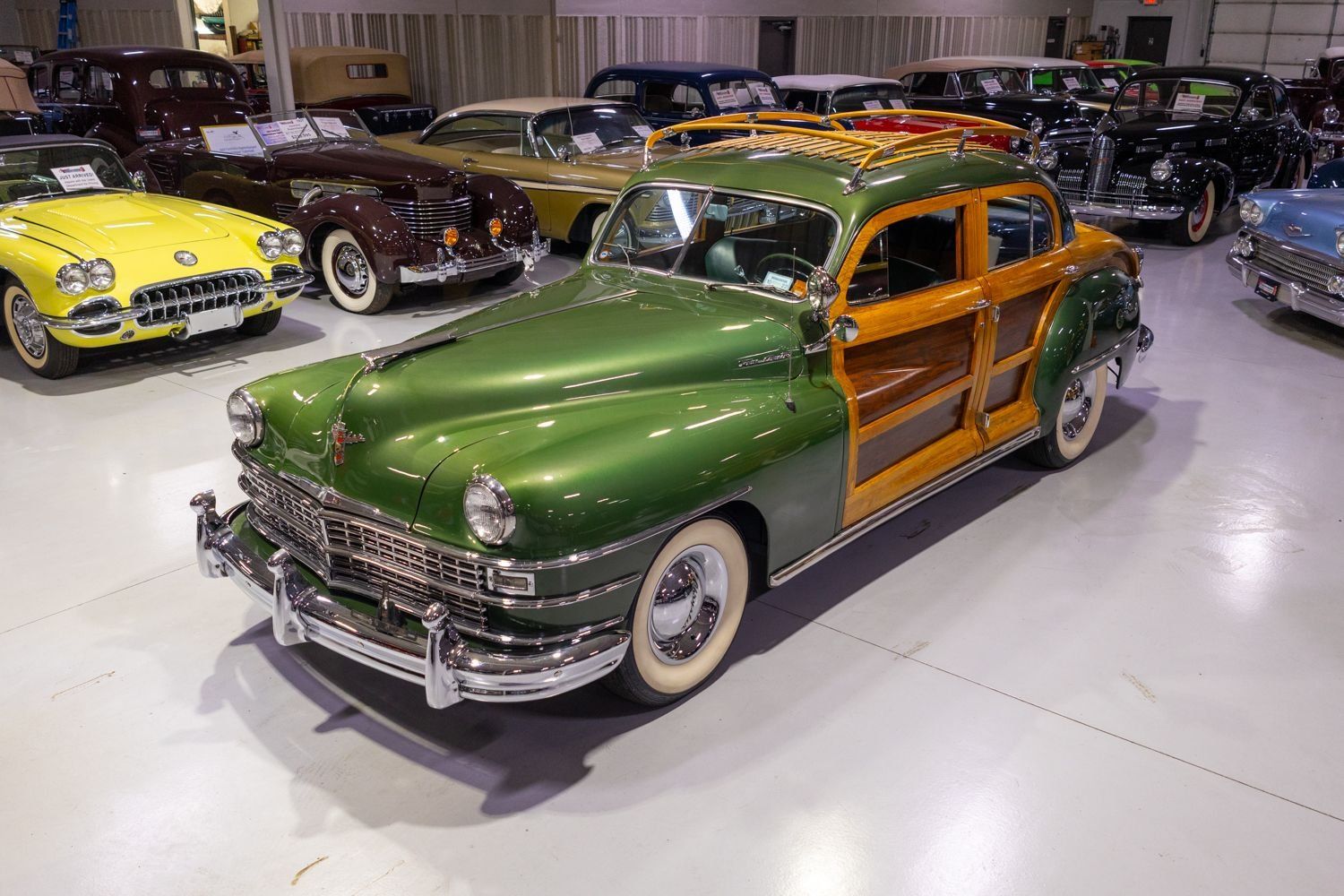 1948 Chrysler Town and Country, foto 1