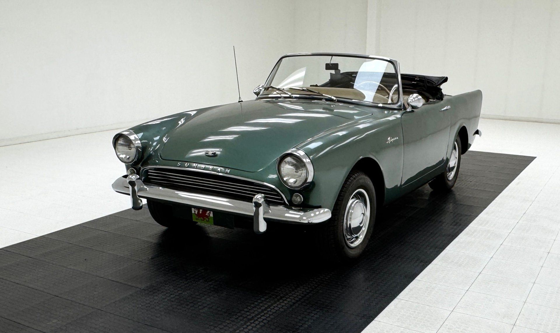 1965 Sunbeam Alpine Convertible, foto 2
