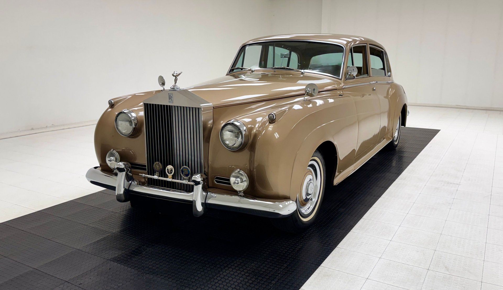 1965 Rolls-Royce Silver Cloud II LWB Saloon, foto 1