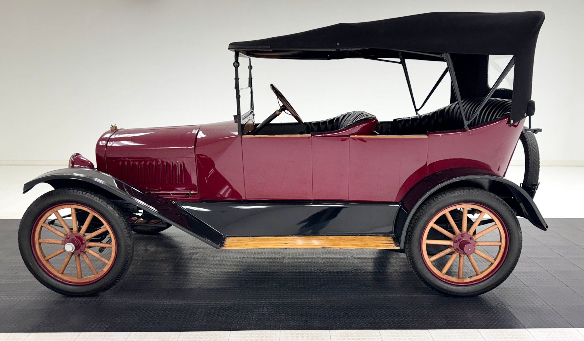 1917 Metz Model 25 Touring, foto 3