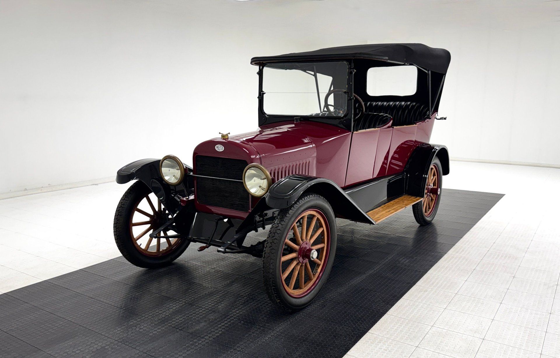 1917 Metz Model 25 Touring, foto 1