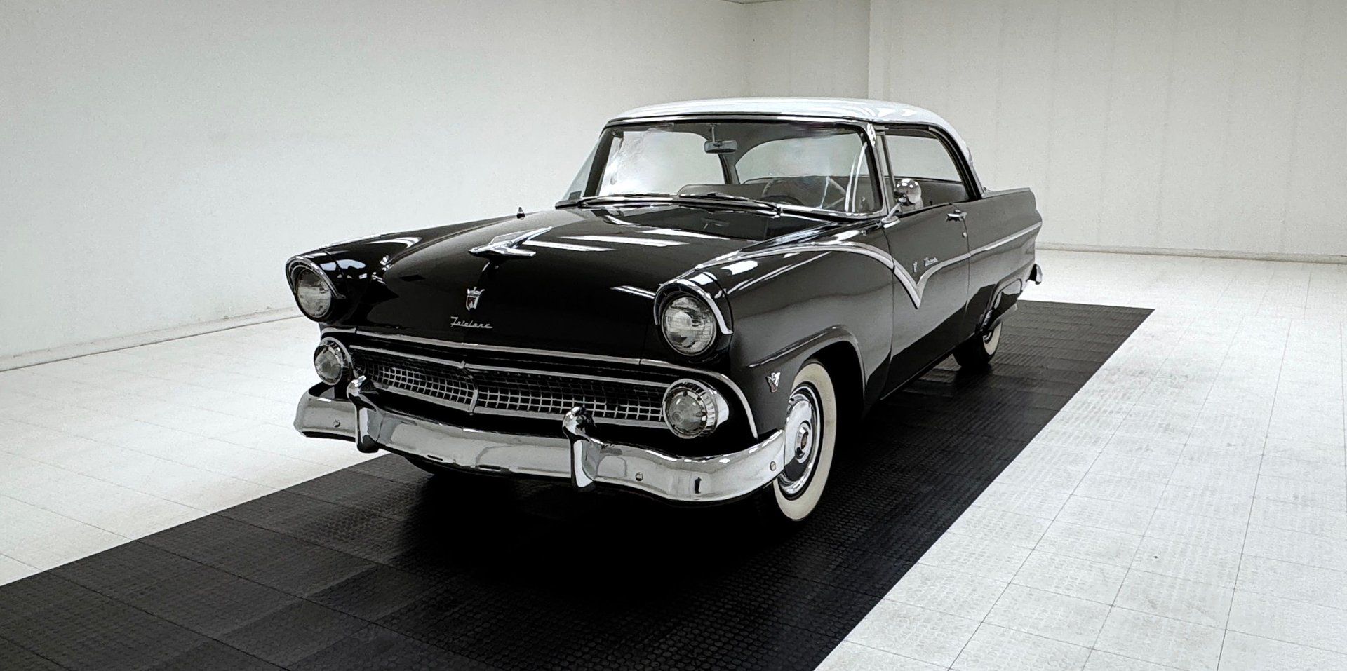 1955 Ford Fairlane Victoria, foto 1