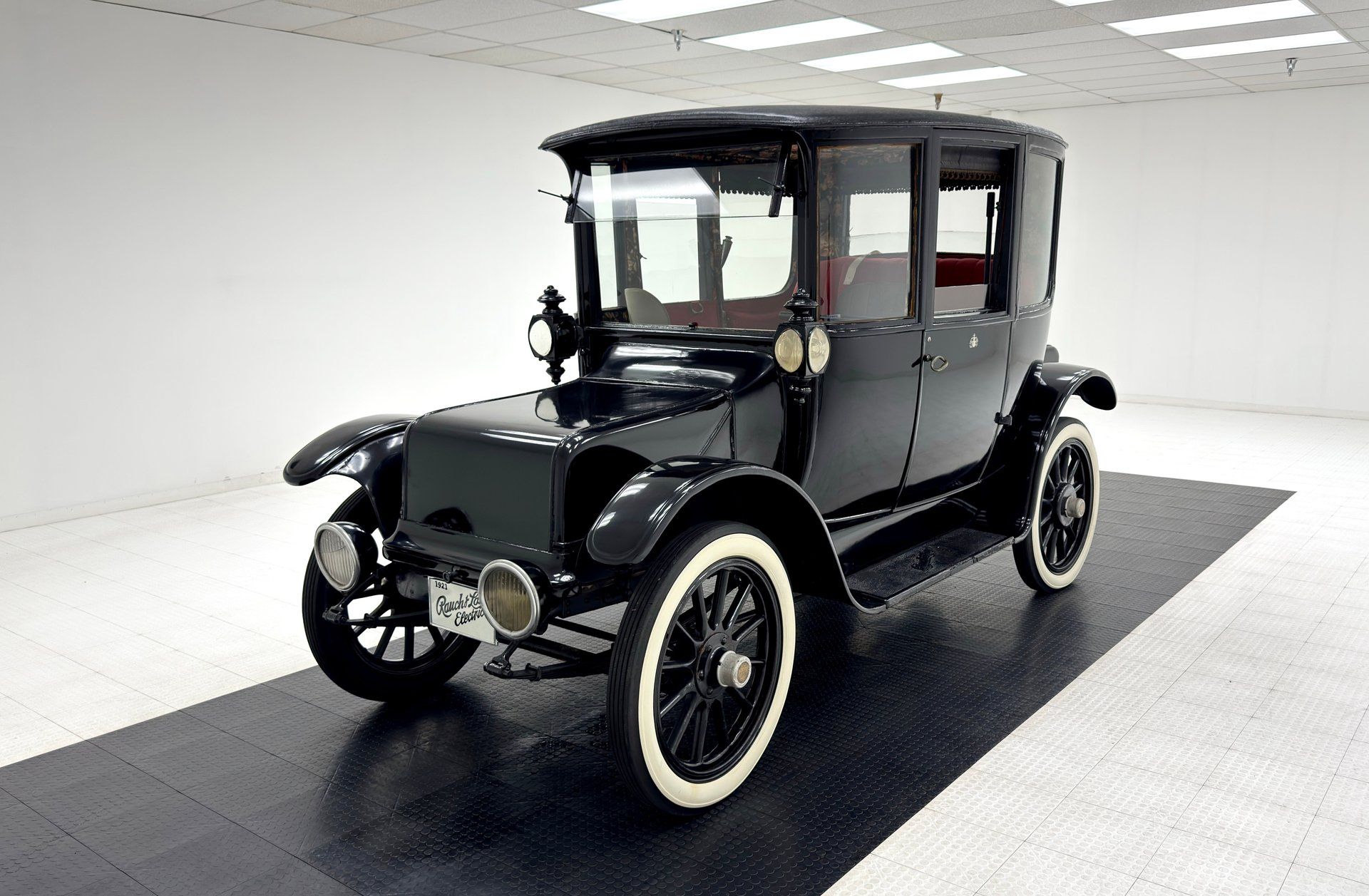 1921 Rauch-Lang C55 Double Control Coach, foto 1