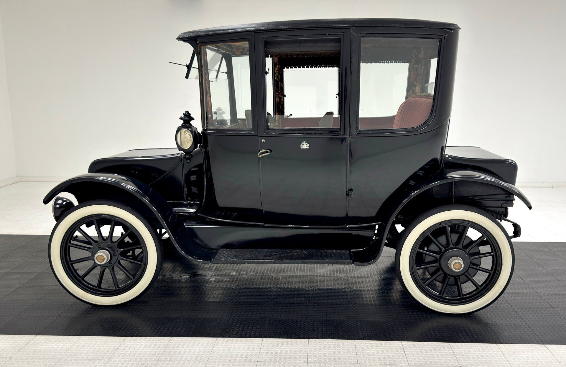 1921 Rauch-Lang C55 Double Control Coach, foto 2