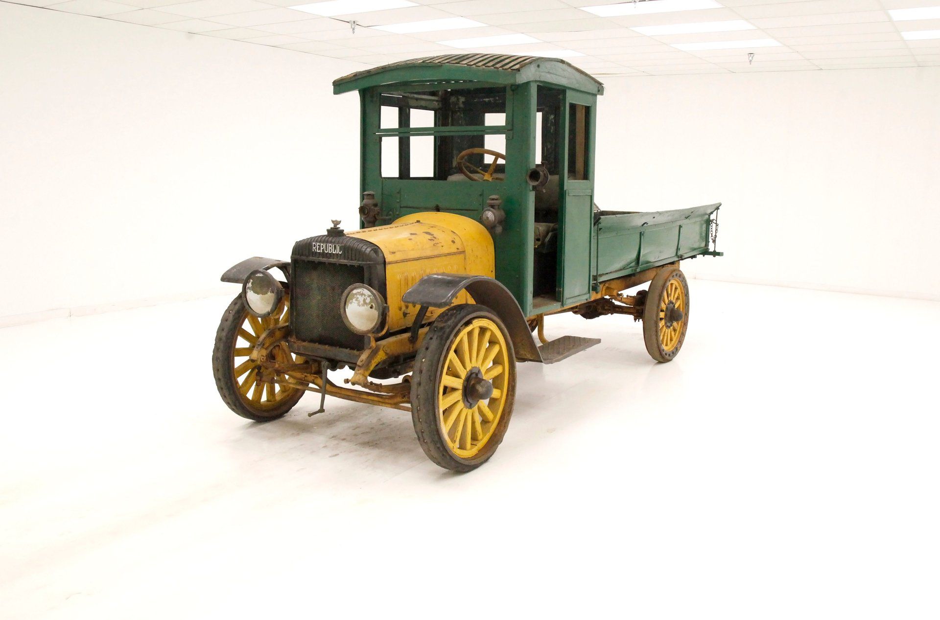 1915 Republic Truck 2 Ton, foto 1