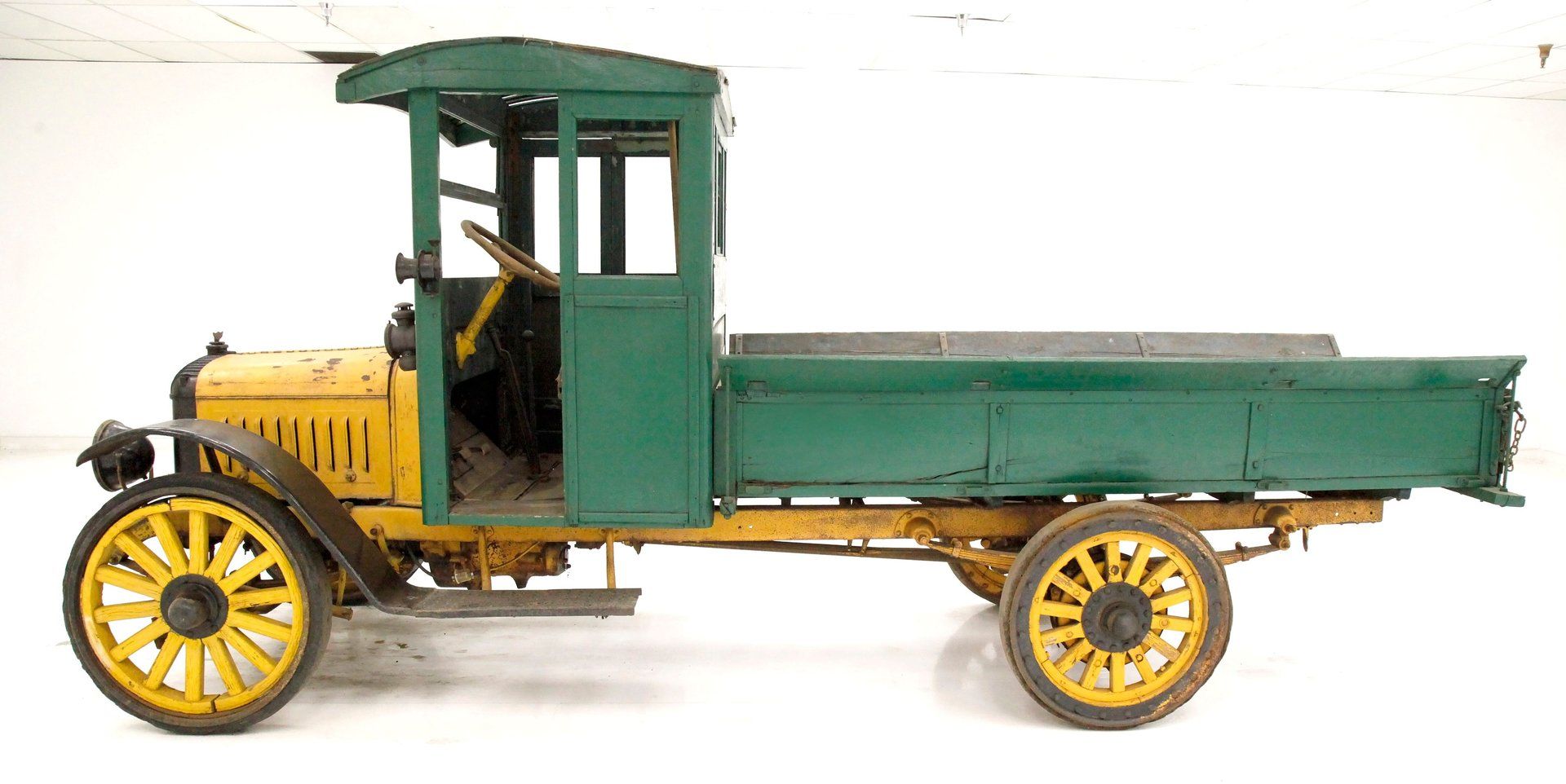 1915 Republic Truck 2 Ton, foto 2